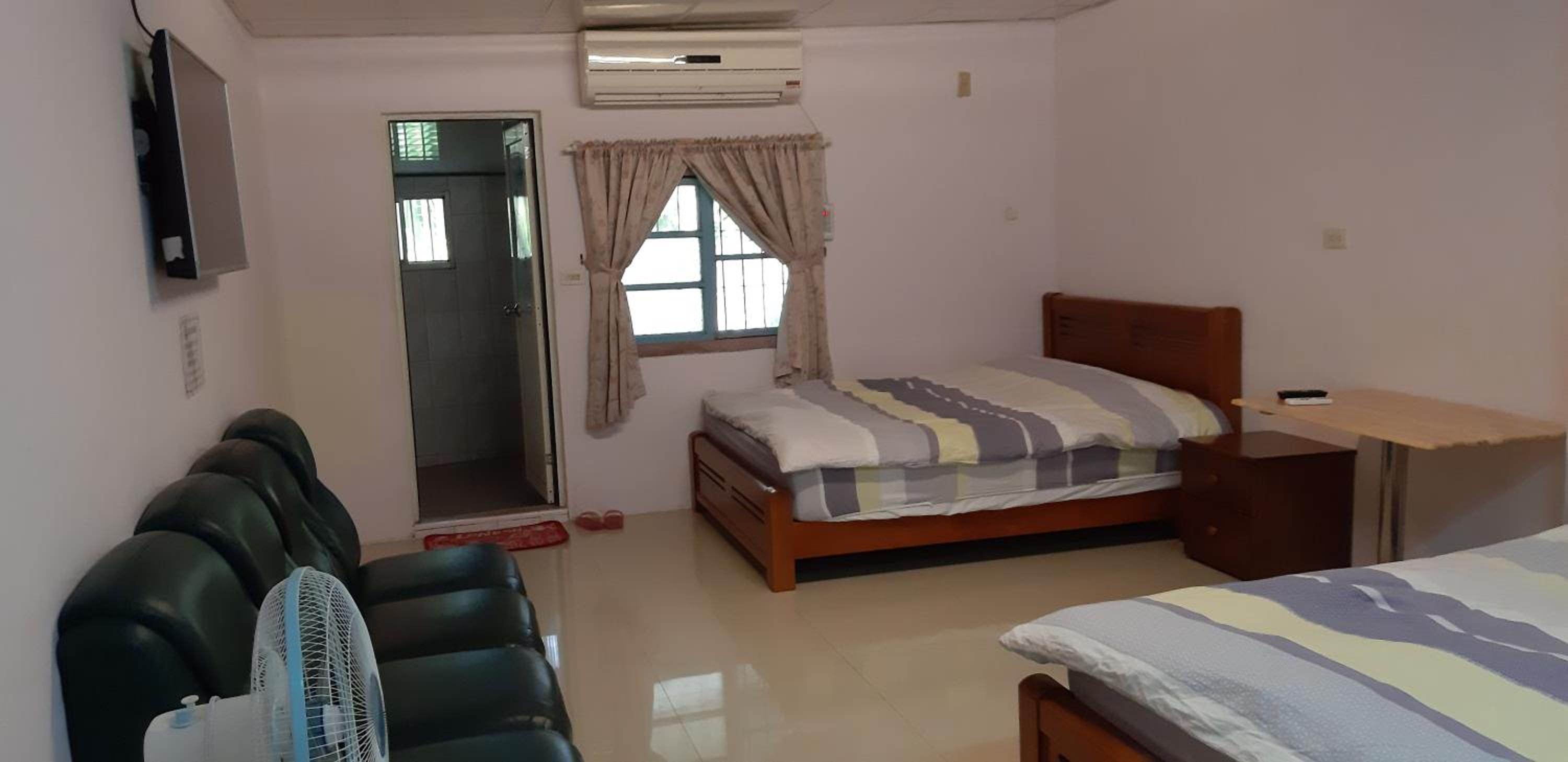 Quadruple Room with Bathroom photo 2