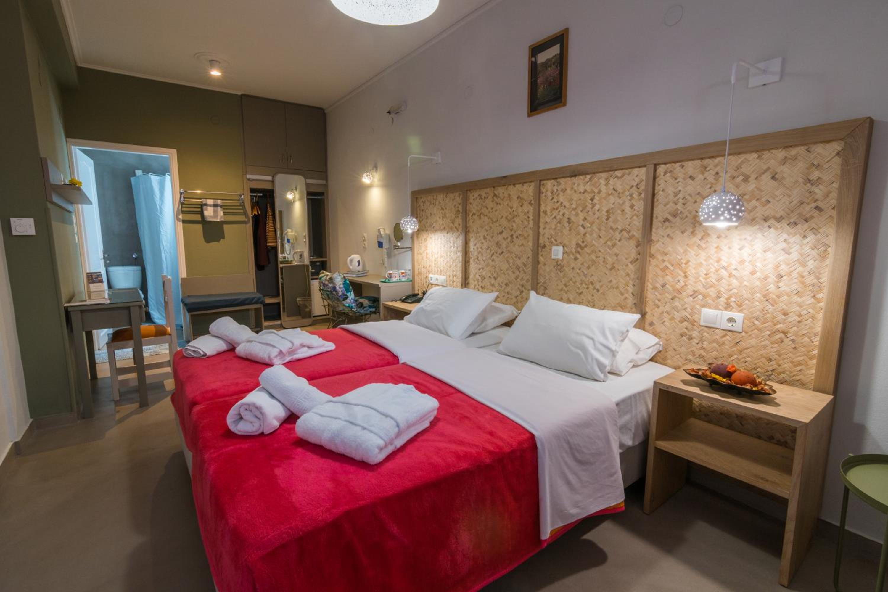 Twin Room - Photo 3