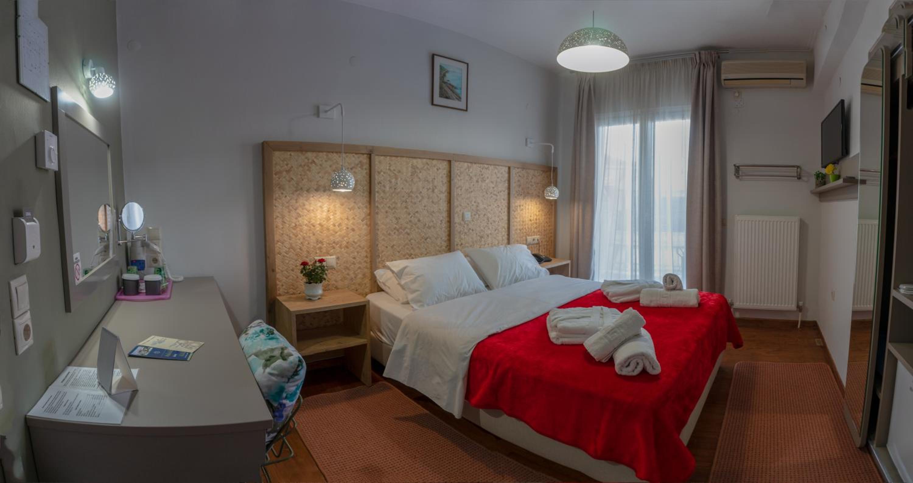 Twin Room - Photo 2