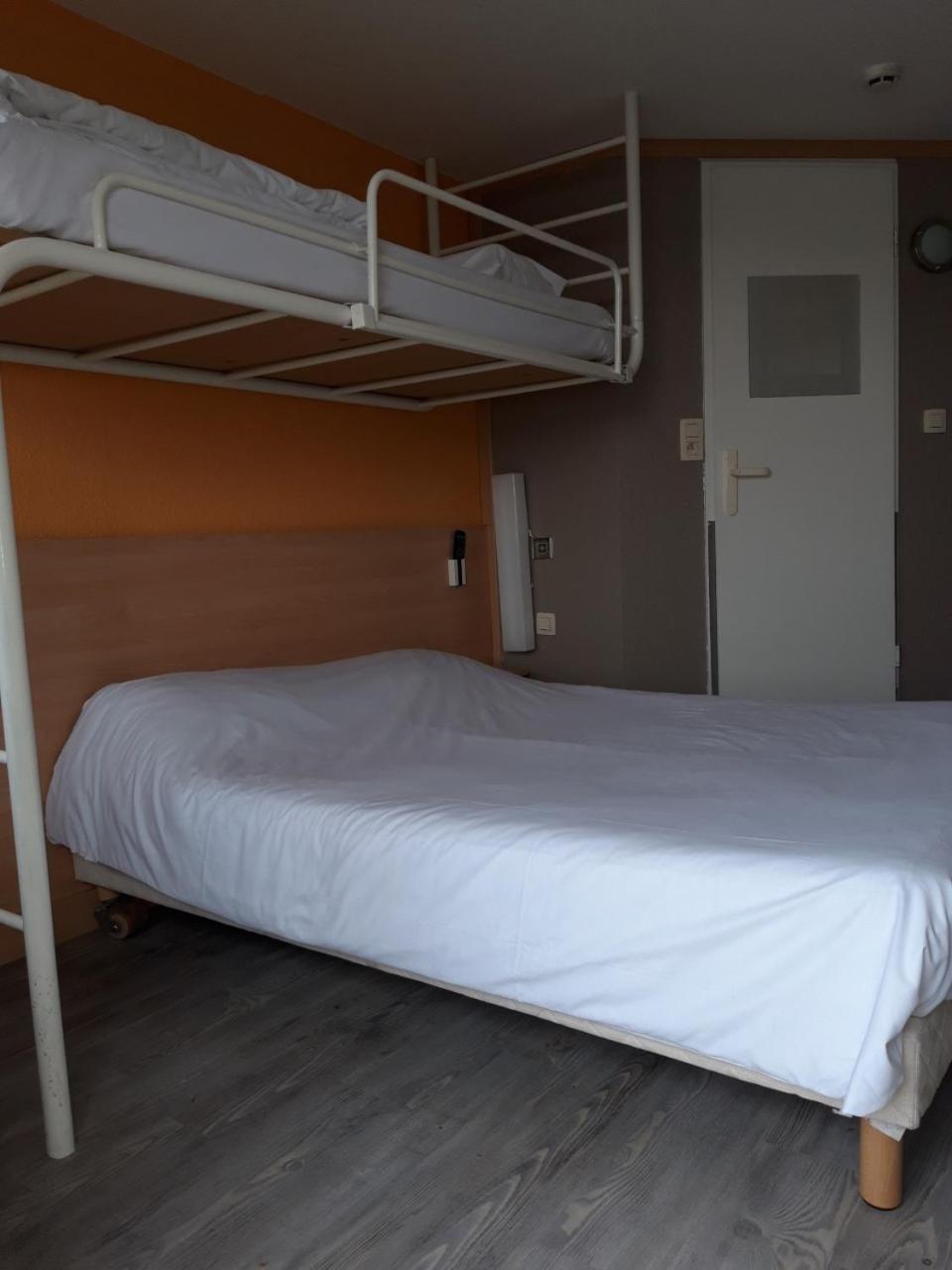 Double Room with Bunk Bed - Photo 2