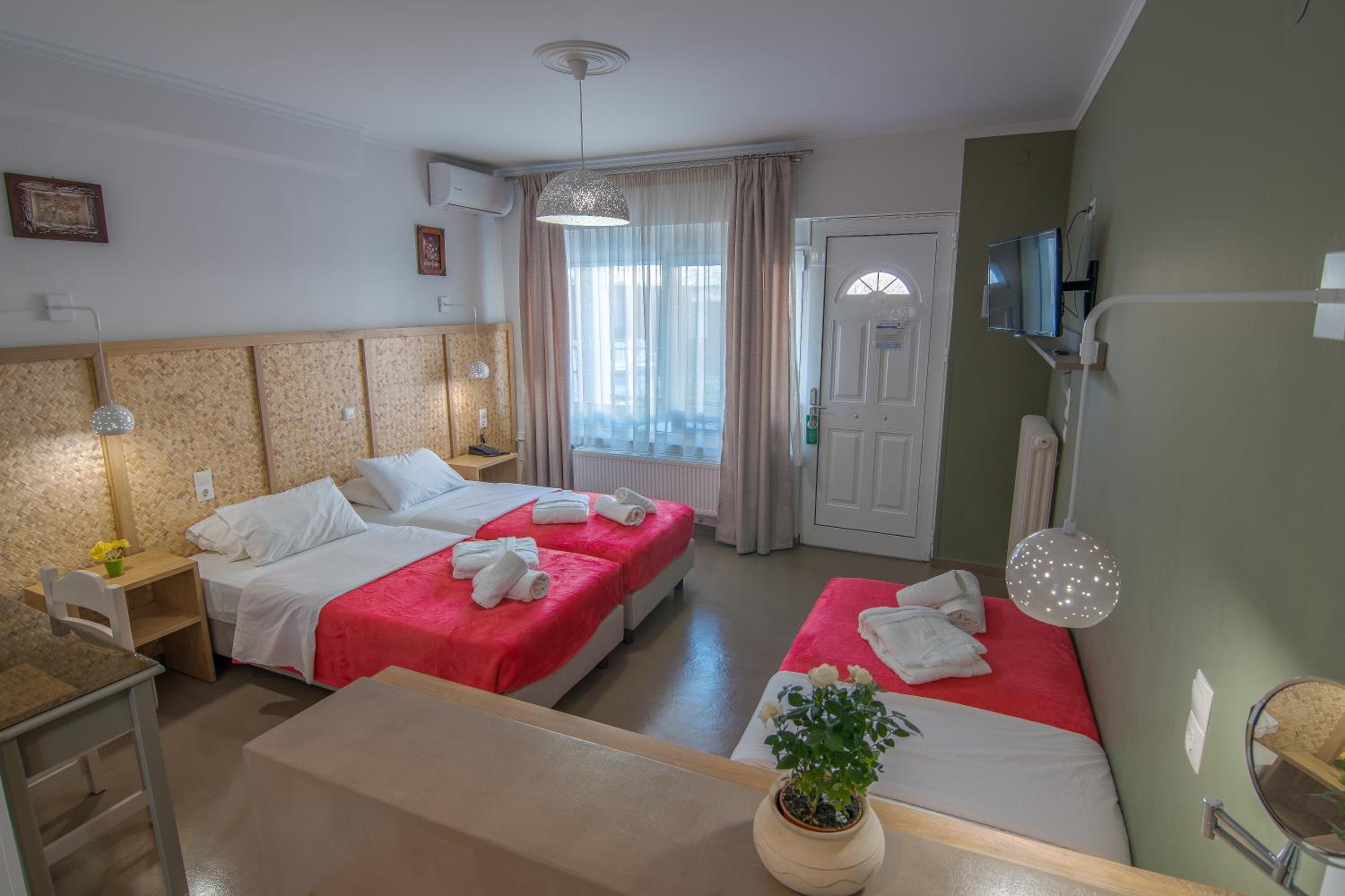 Triple Room - Photo 1