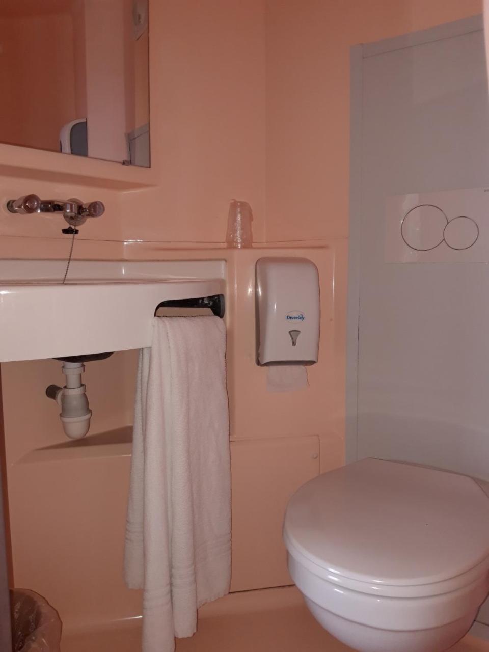 Double Room - Photo 3