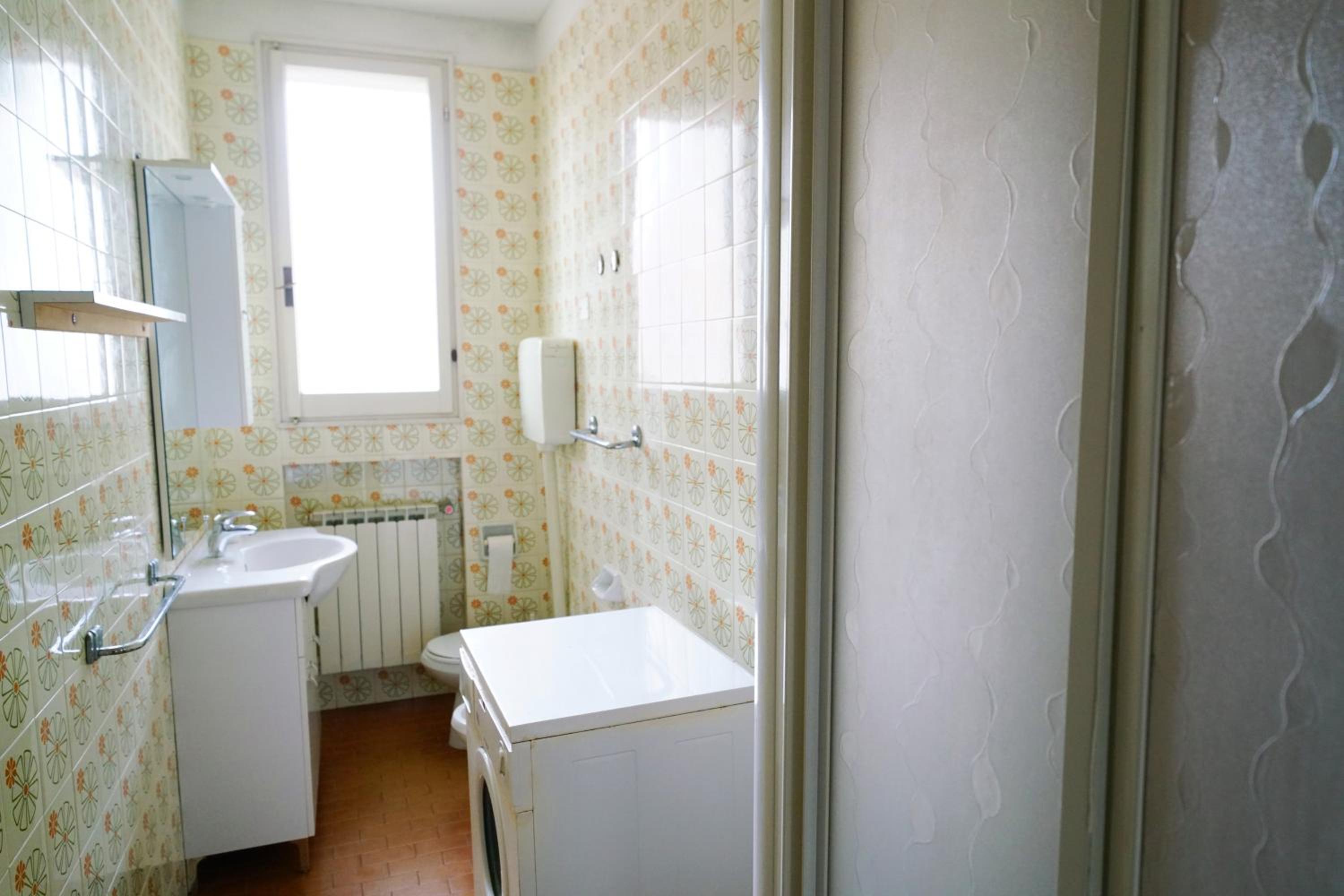 Three-Bedroom House - Photo 4