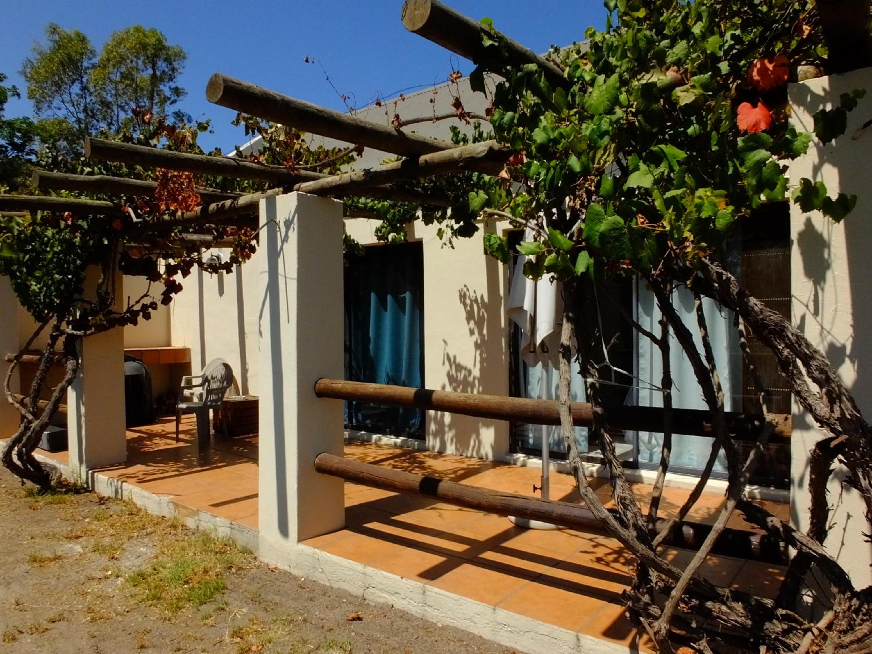 One-Bedroom Cottage - Photo 4