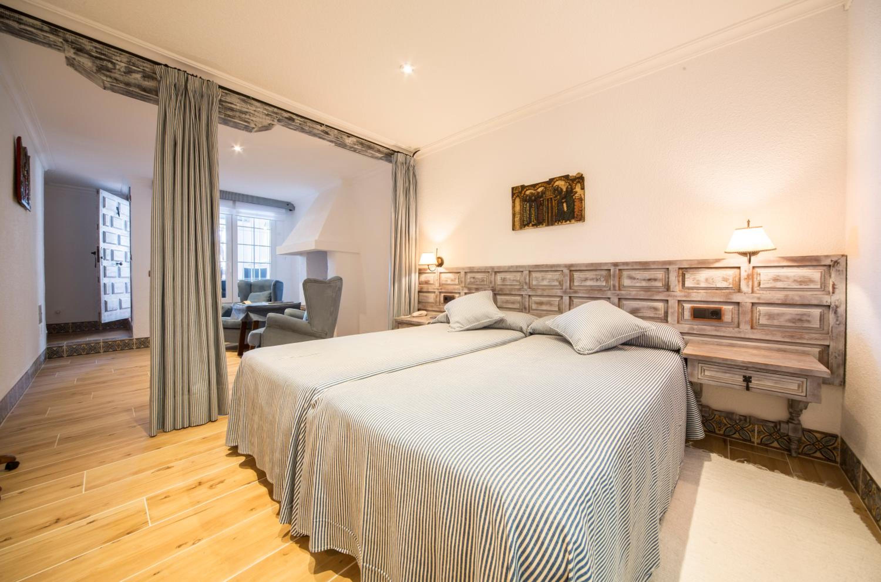 Large Twin Room Ground Floor (3 Adults) - Photo 10