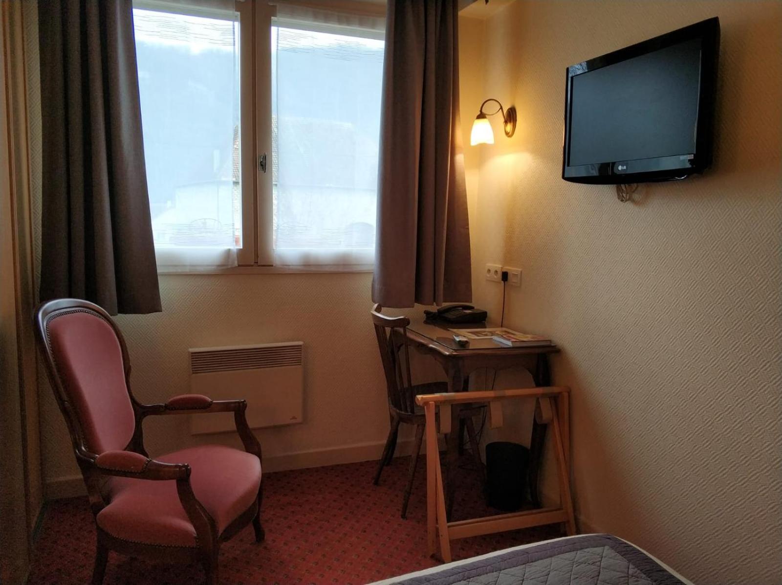 Double or Twin Room - Photo 5