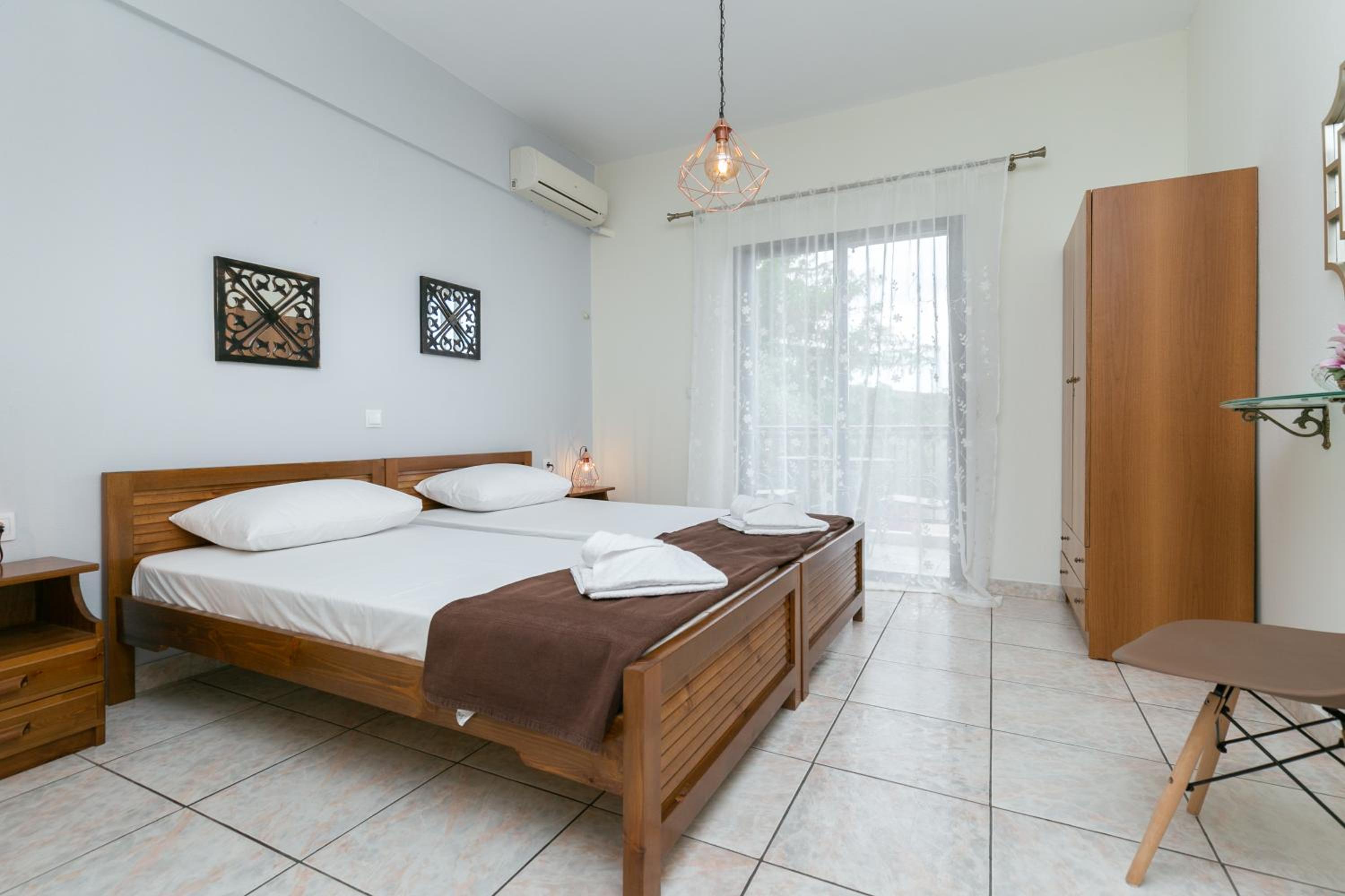 Budget Twin Room photo 2