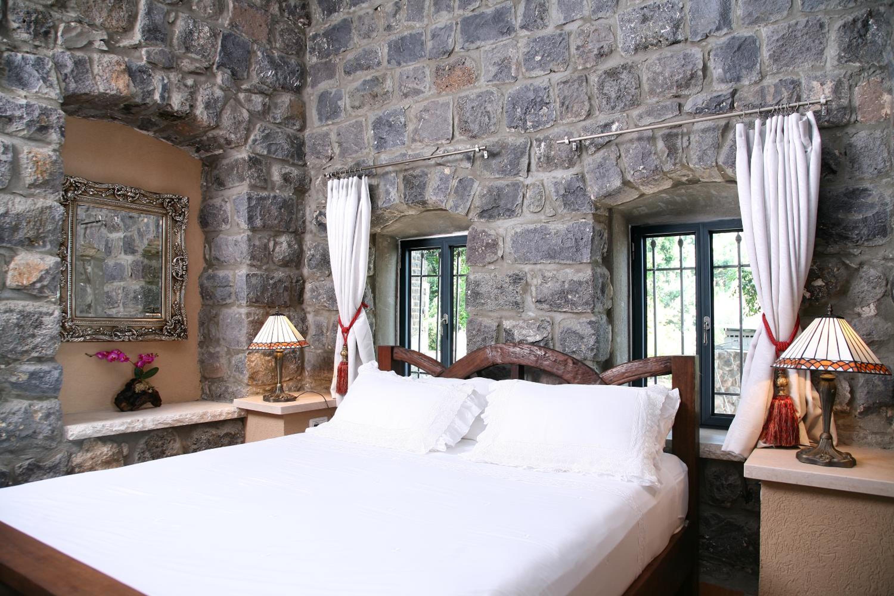 Premium Suite - Photo 1