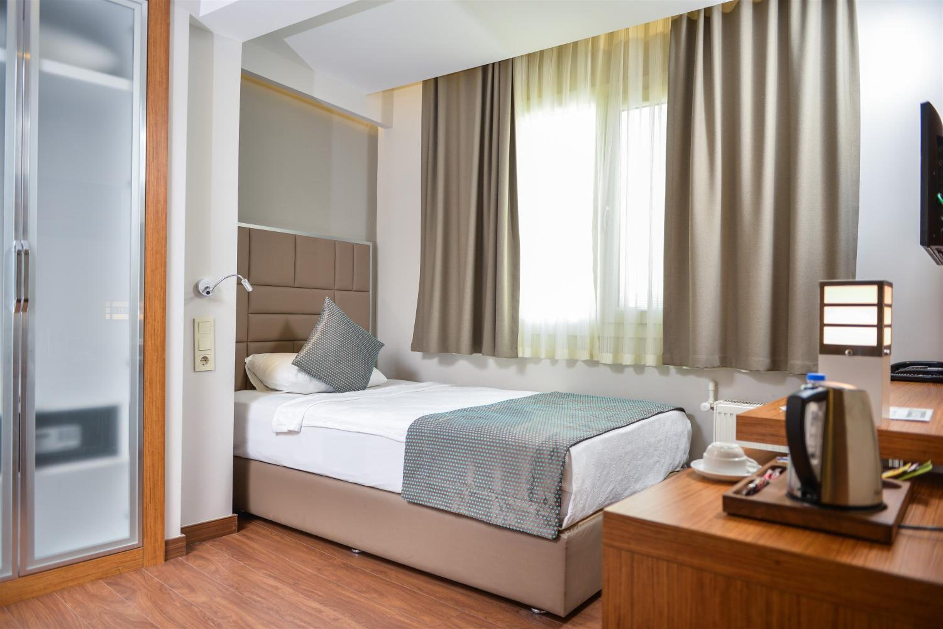 Large Single Room