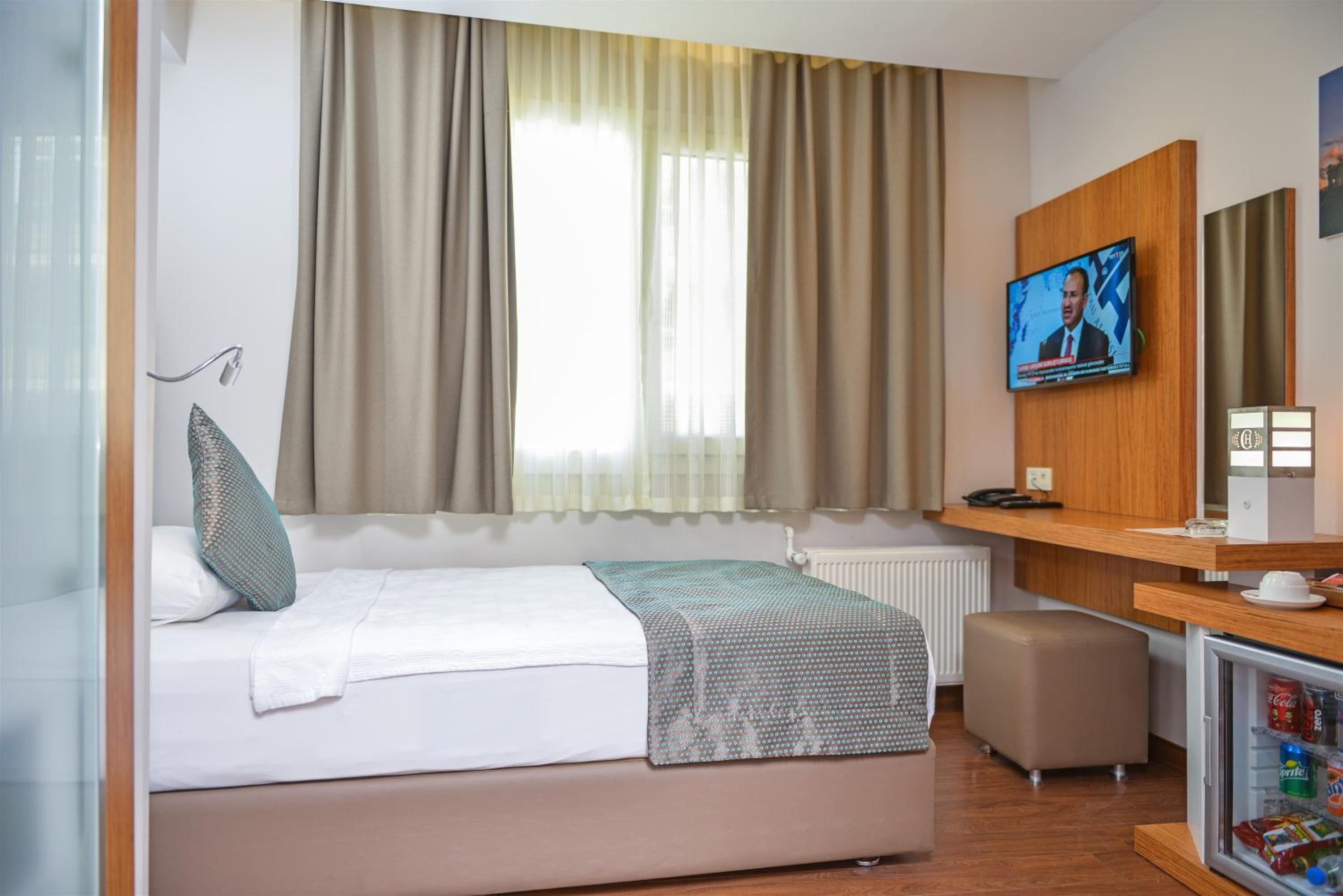 Large Single Room