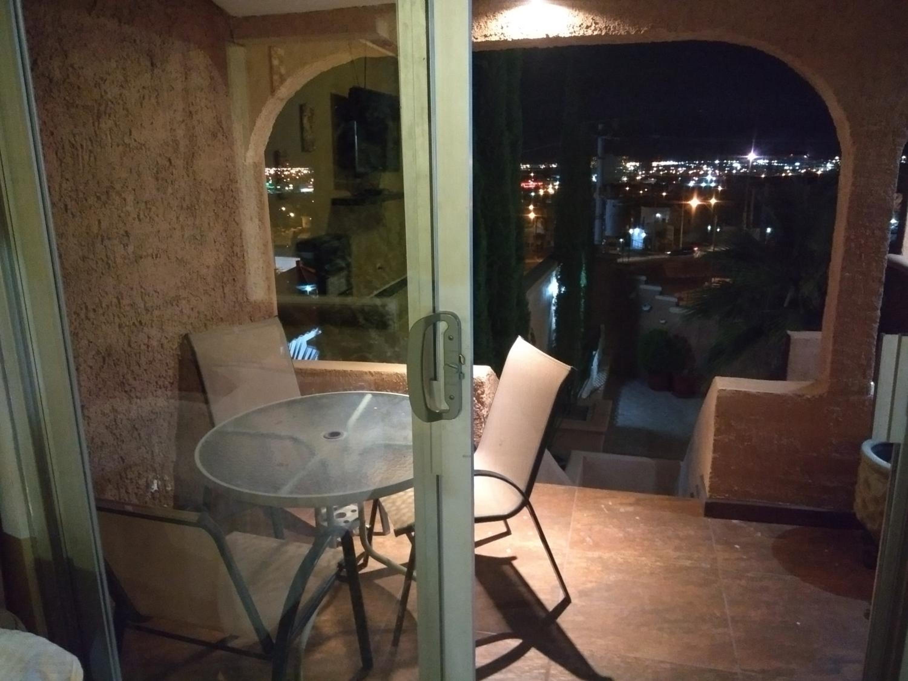 Apartment with Terrace - Photo 31