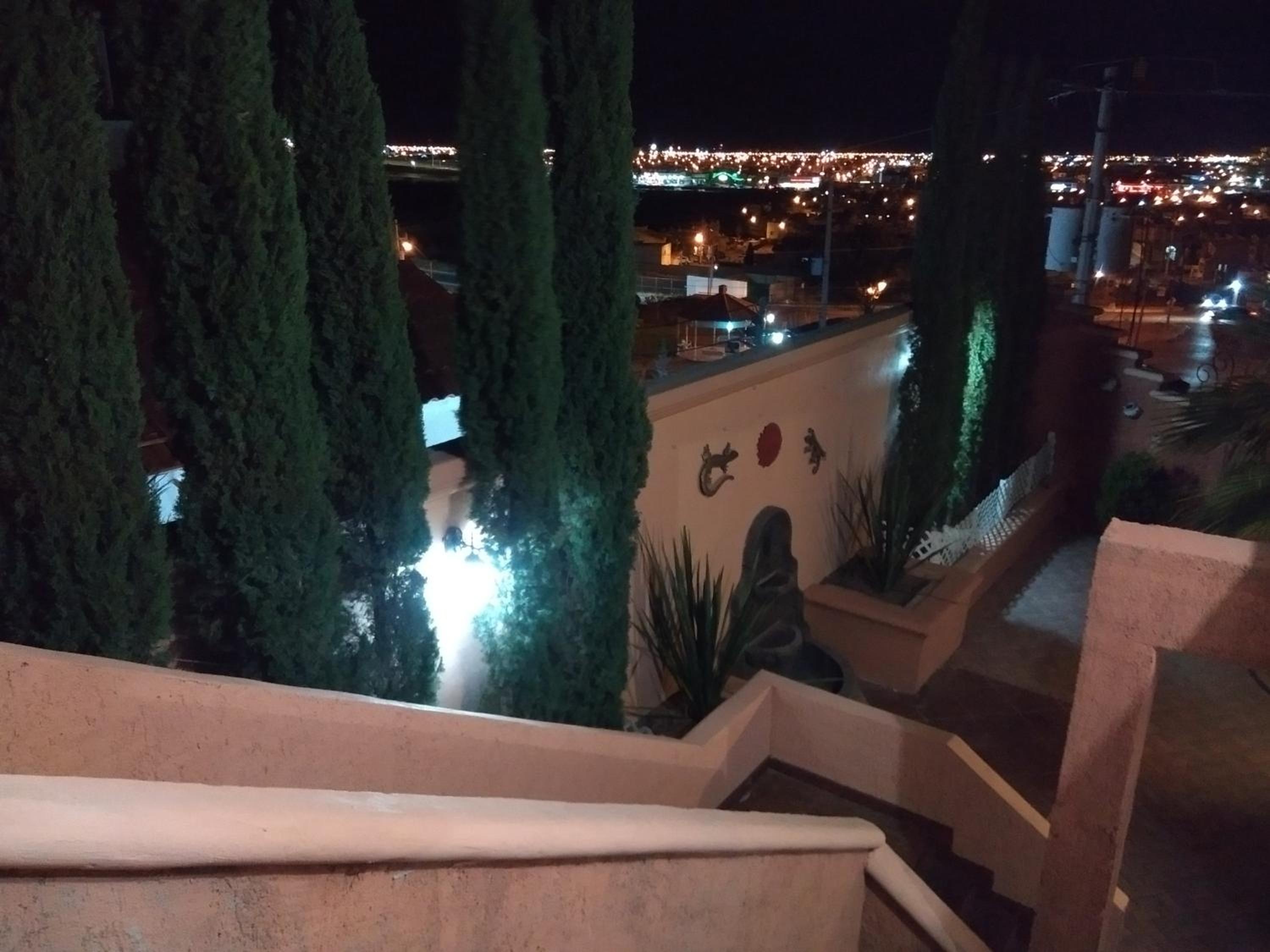 Apartment with Terrace - Photo 10