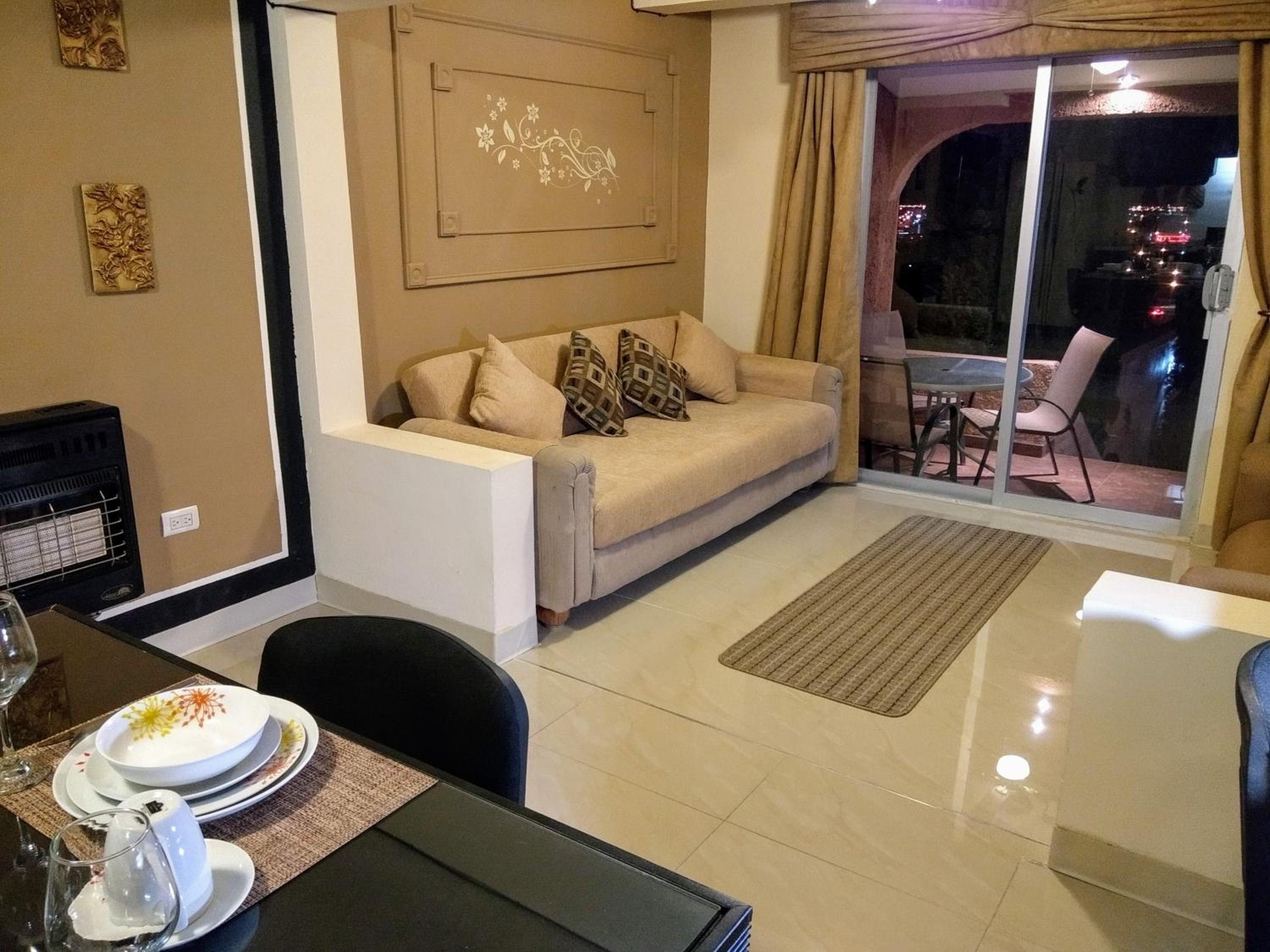 Apartment with Terrace - Photo 34