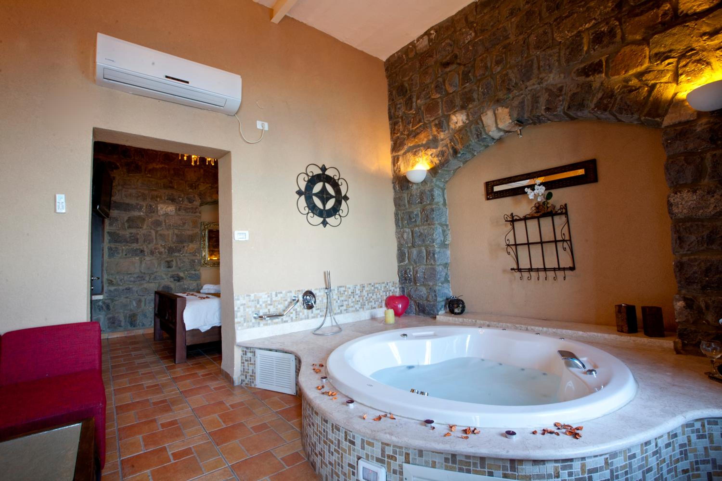 Premium Suite - Photo 3