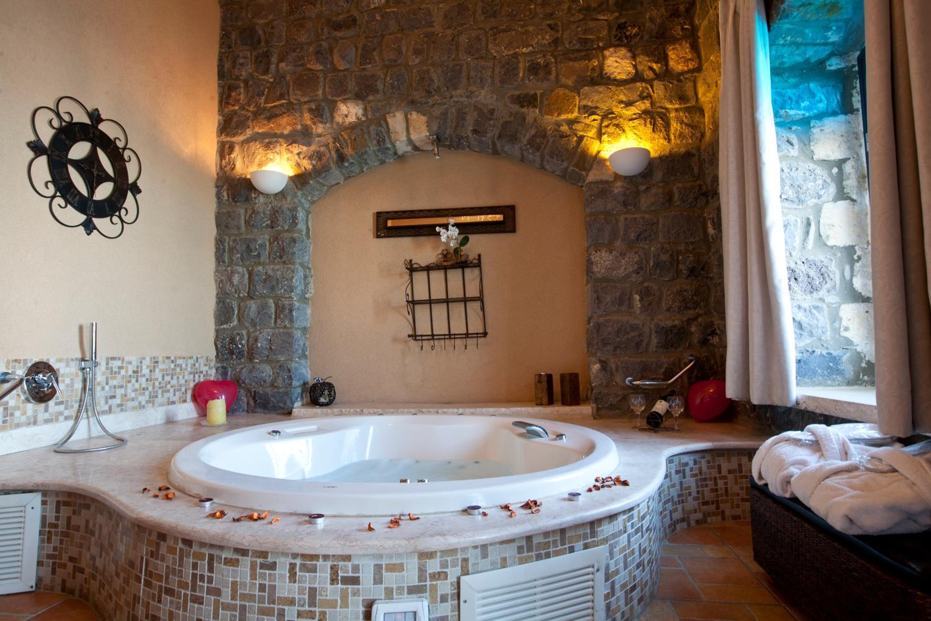 Premium Suite - Photo 6