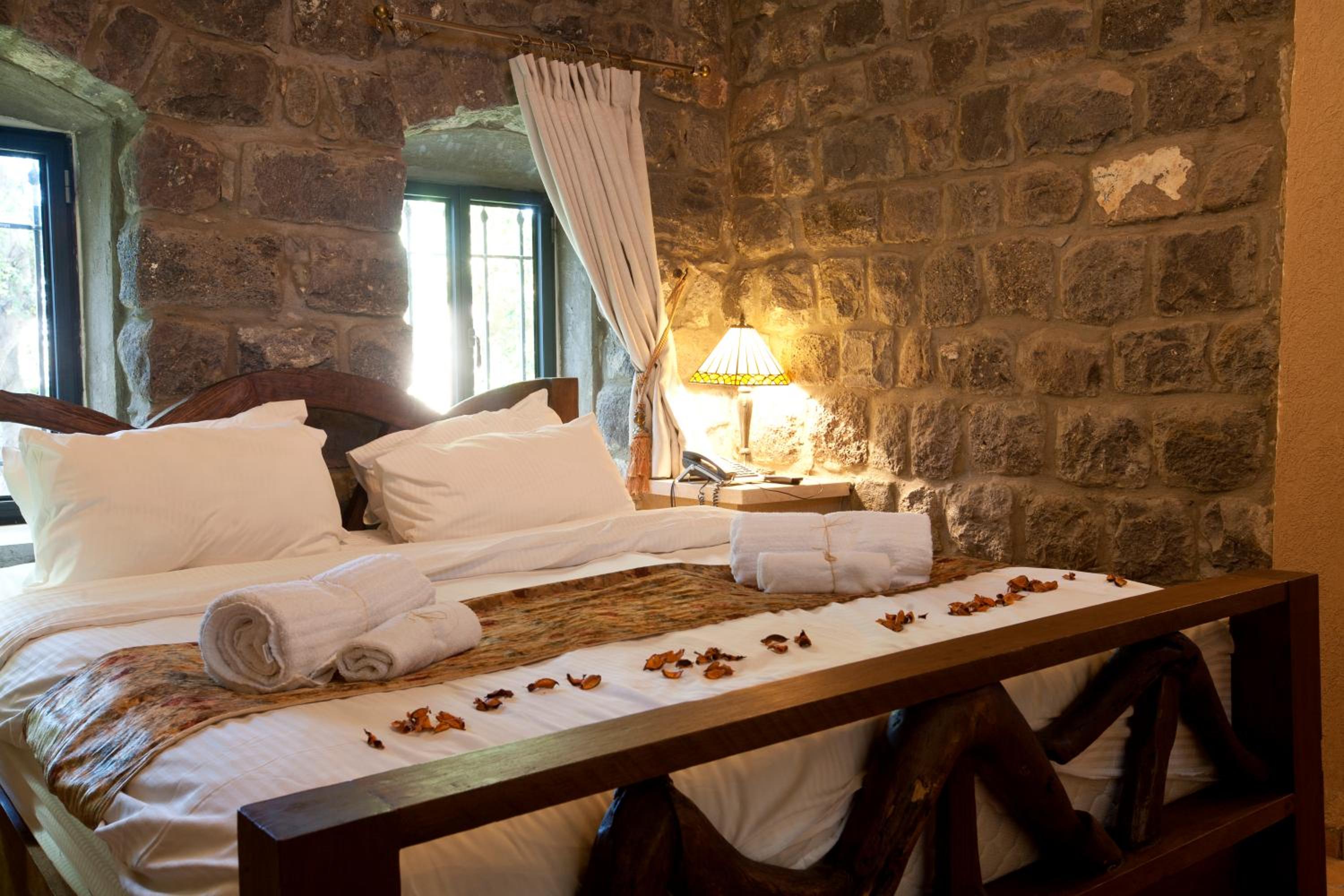 Premium Suite - Photo 19