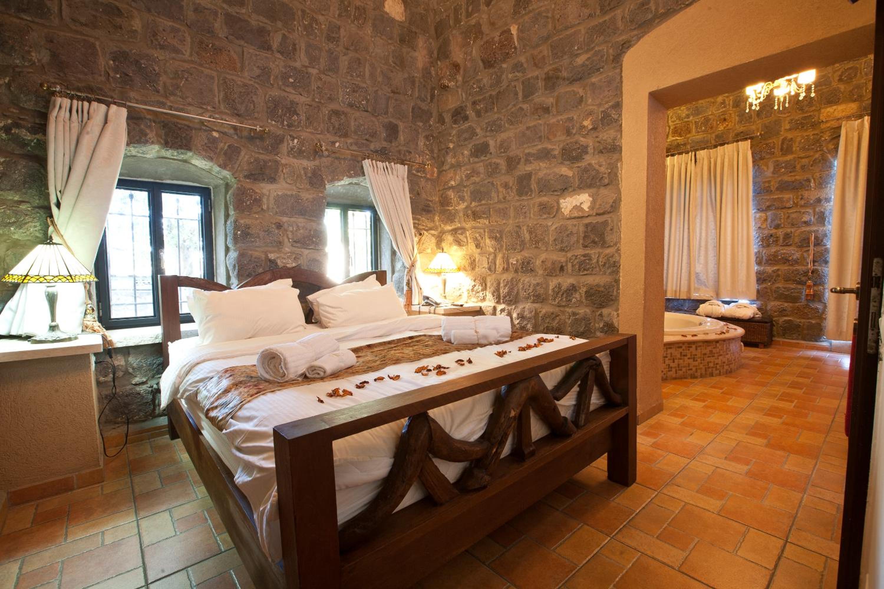 Premium Suite - Photo 18