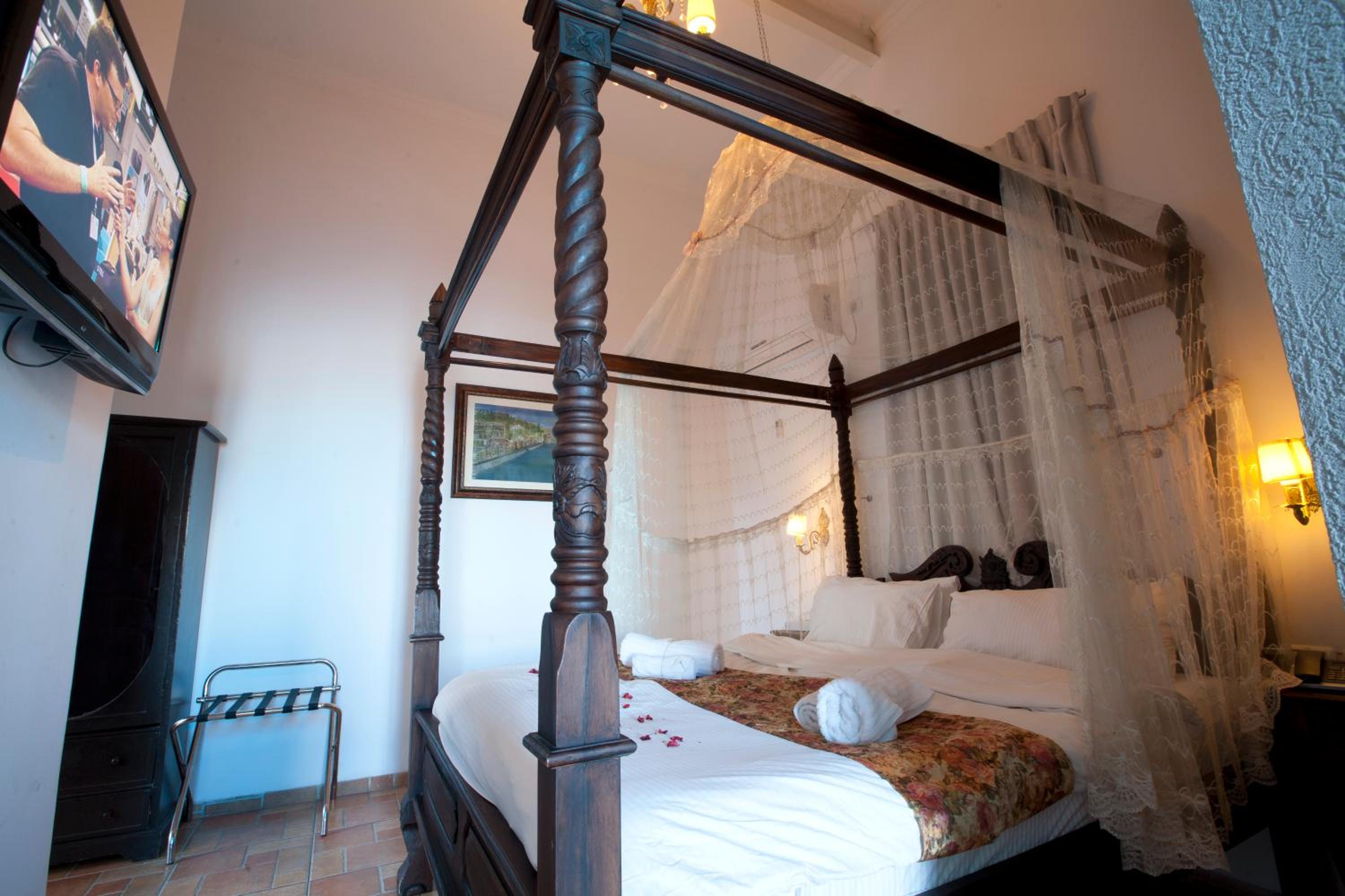 Premium Suite - Photo 17