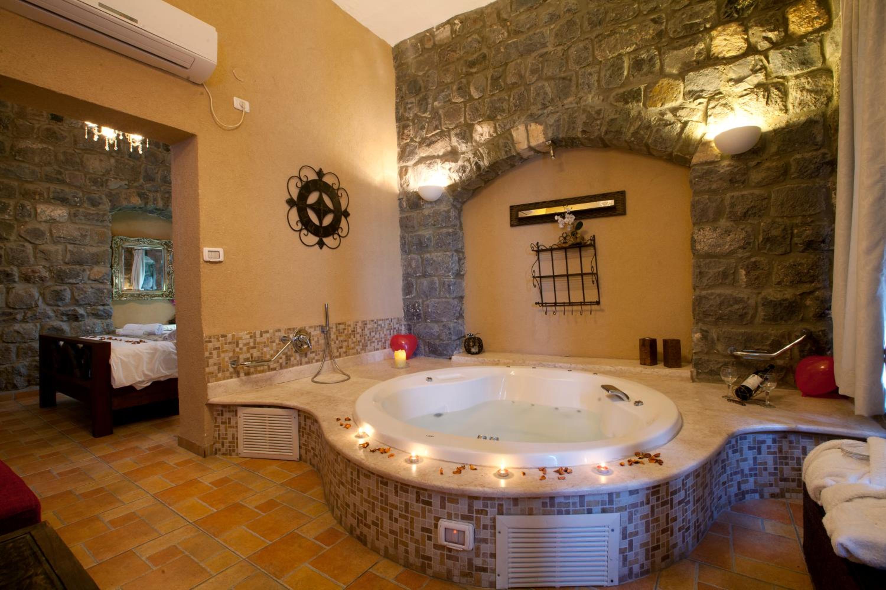 Premium Suite - Photo 4
