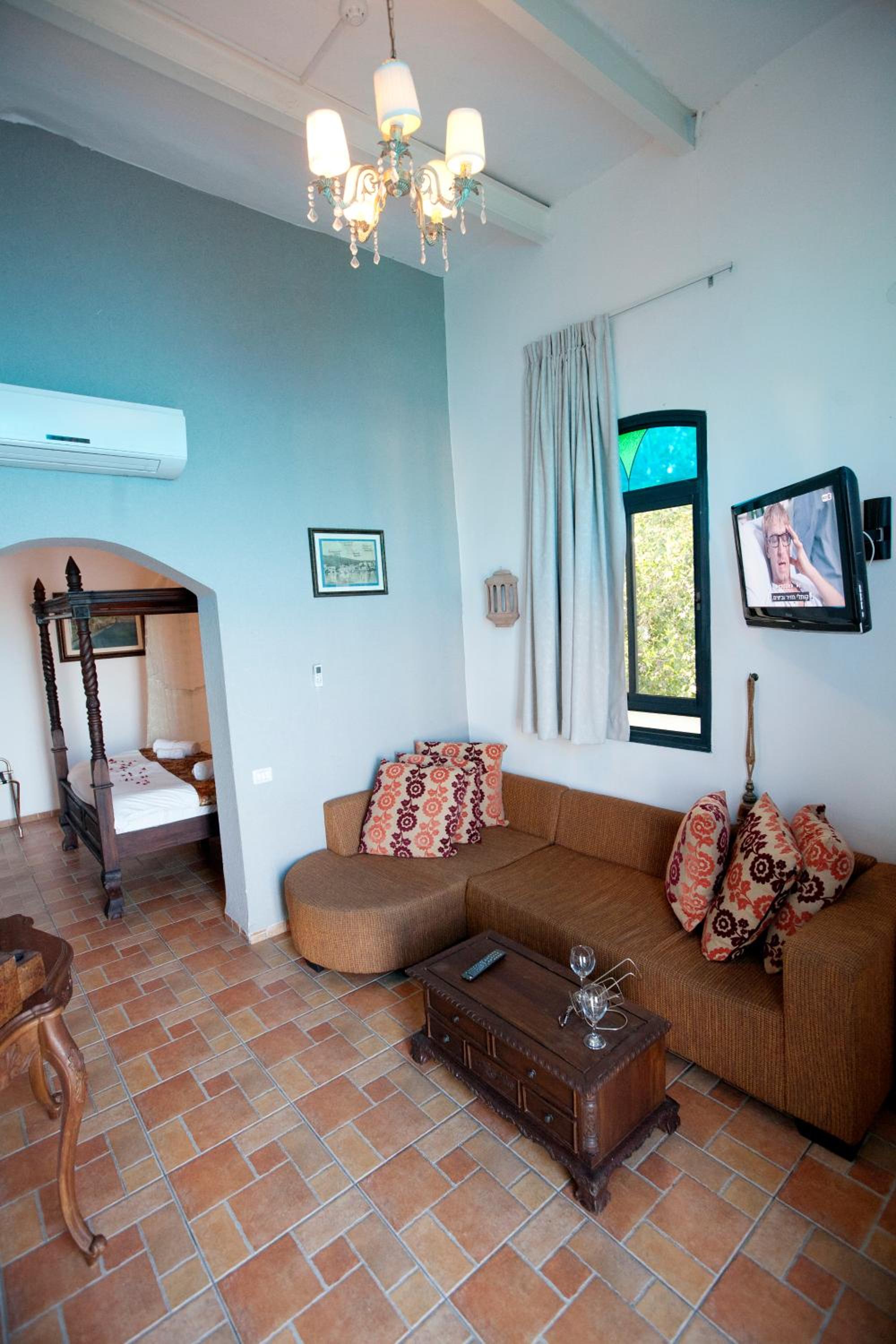 Premium Suite - Photo 11