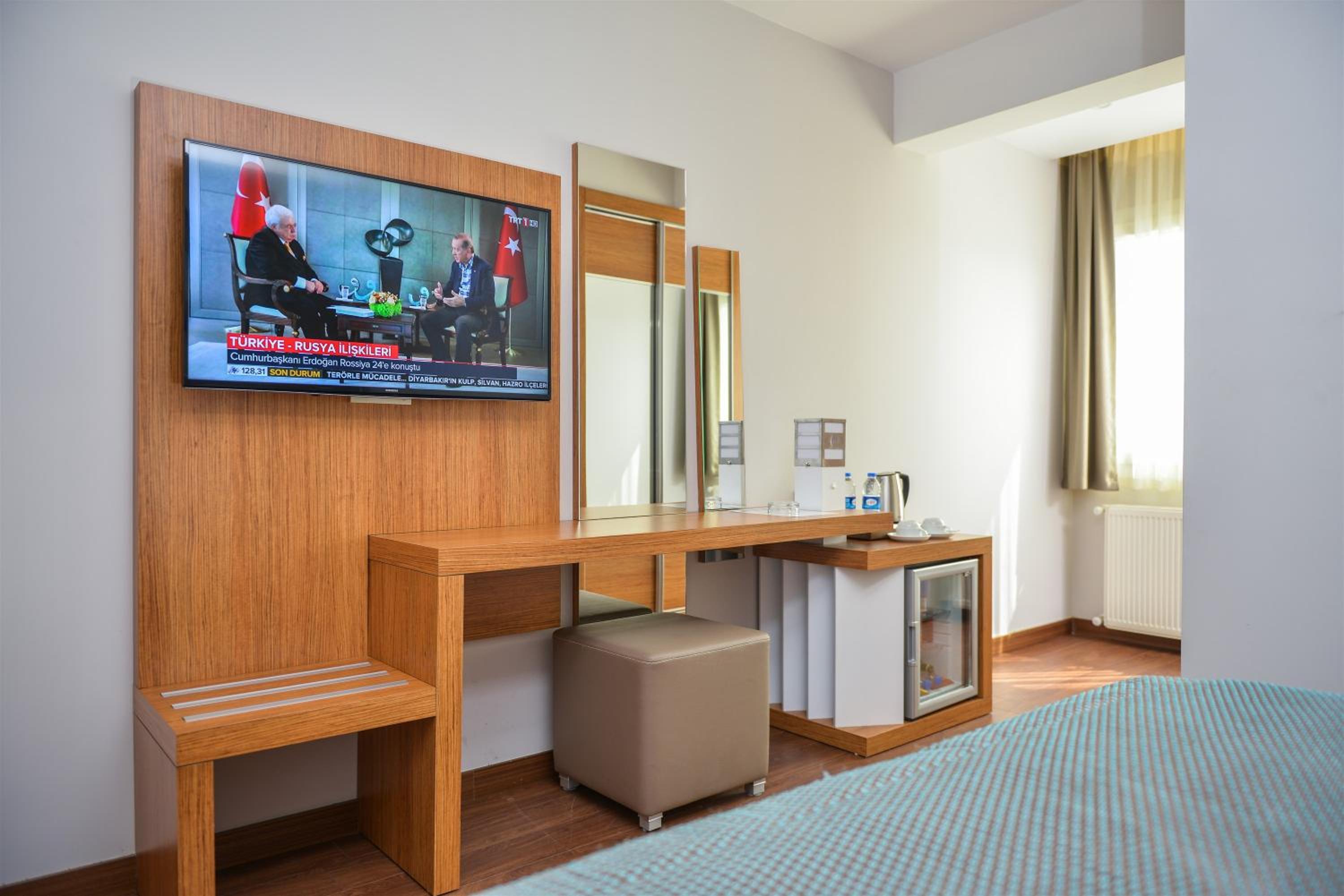 Standard Double or Twin Room thumbnail 5