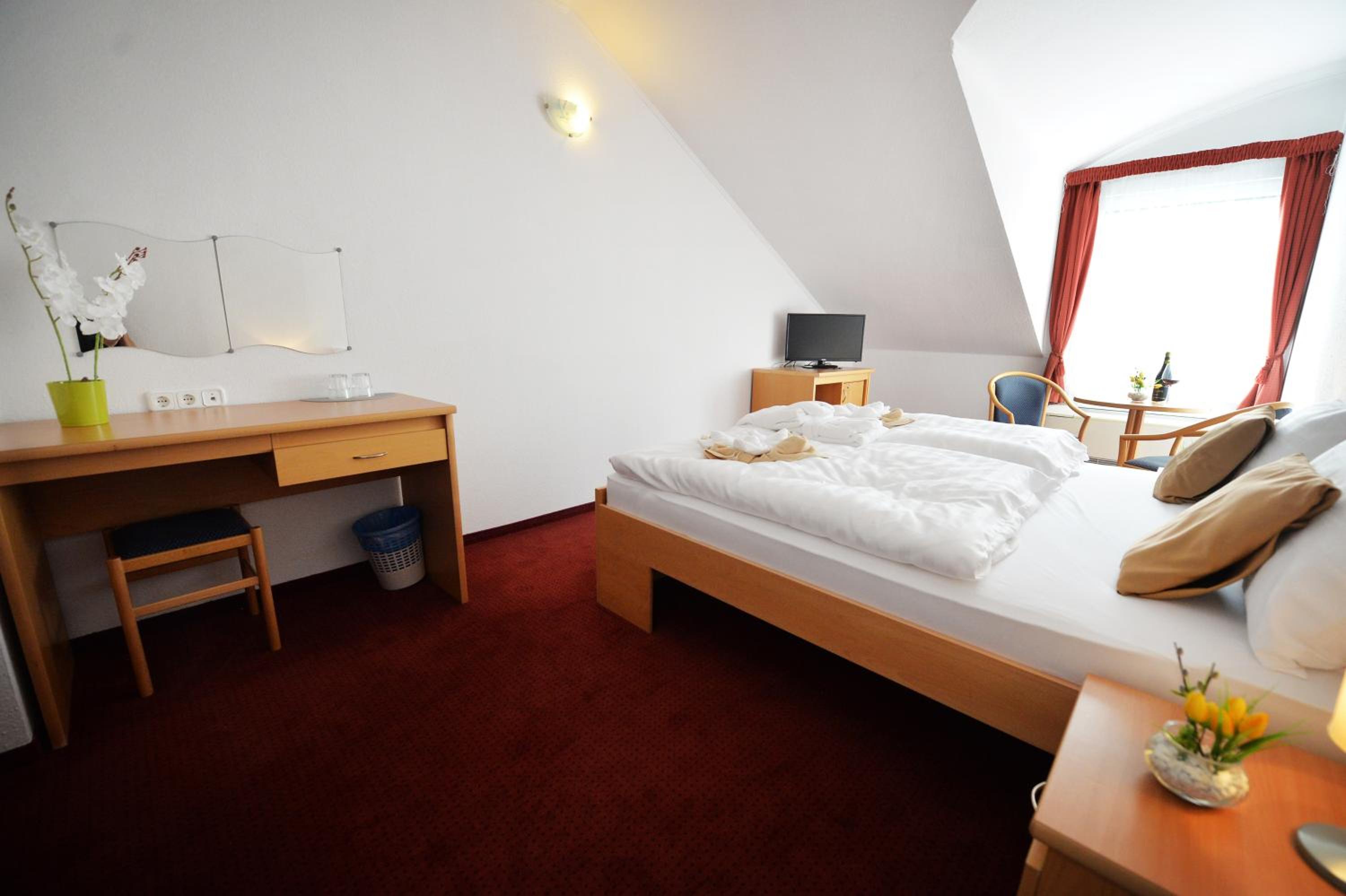 Standard Double Room - Photo 5