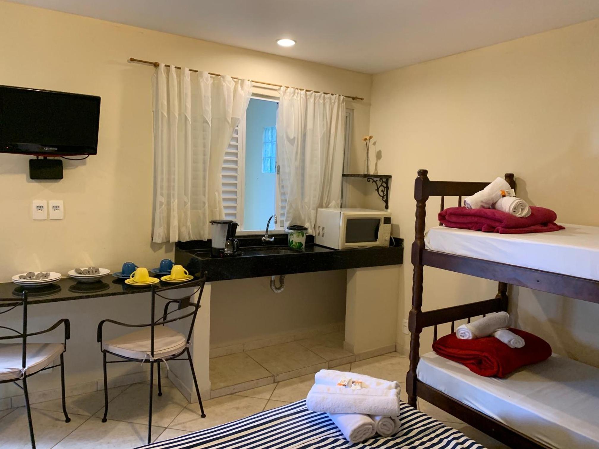 Quadruple Room with Private Bathroom photo 1