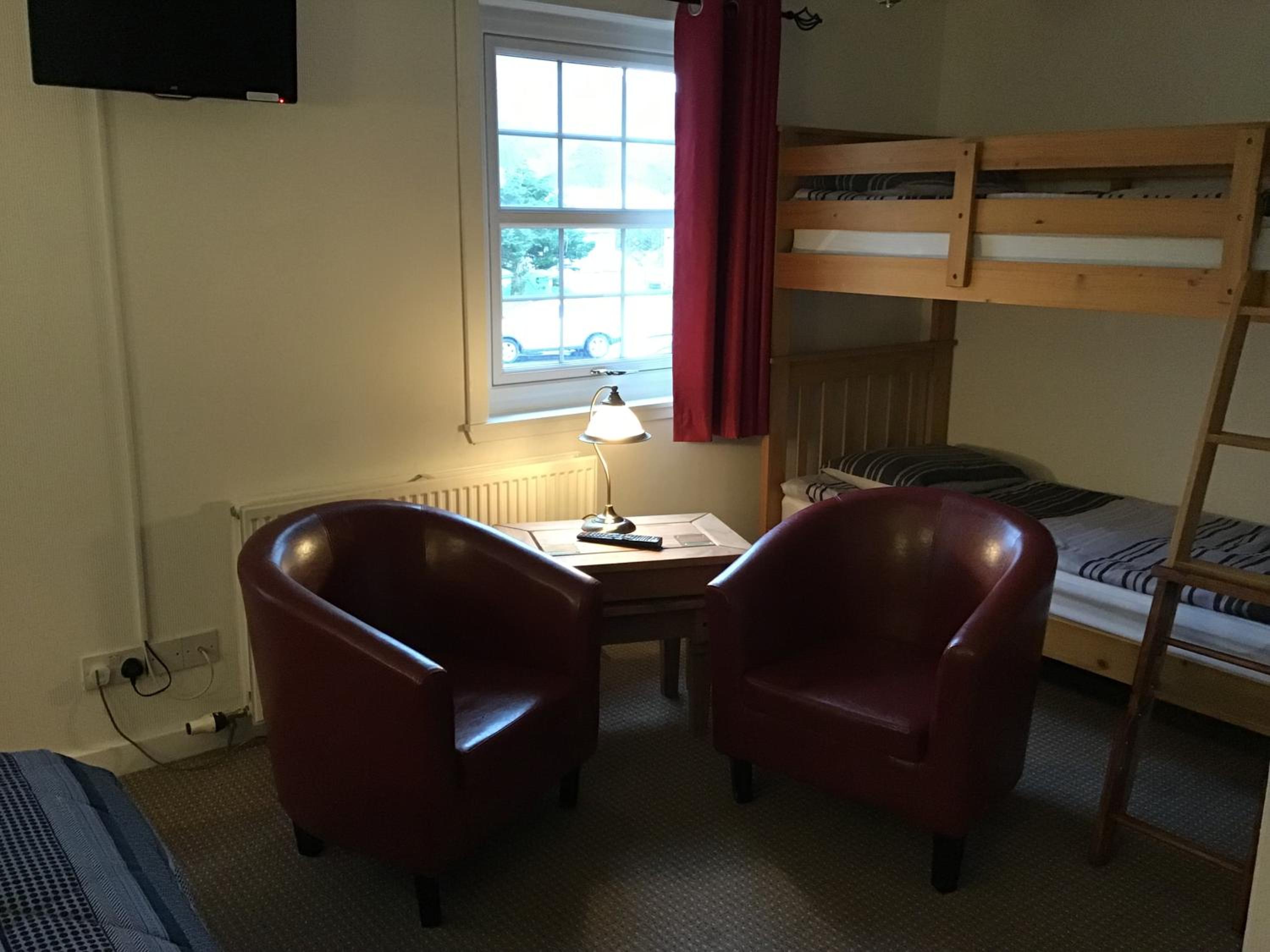 Family Room (2 Adults + 2 Children) photo 2