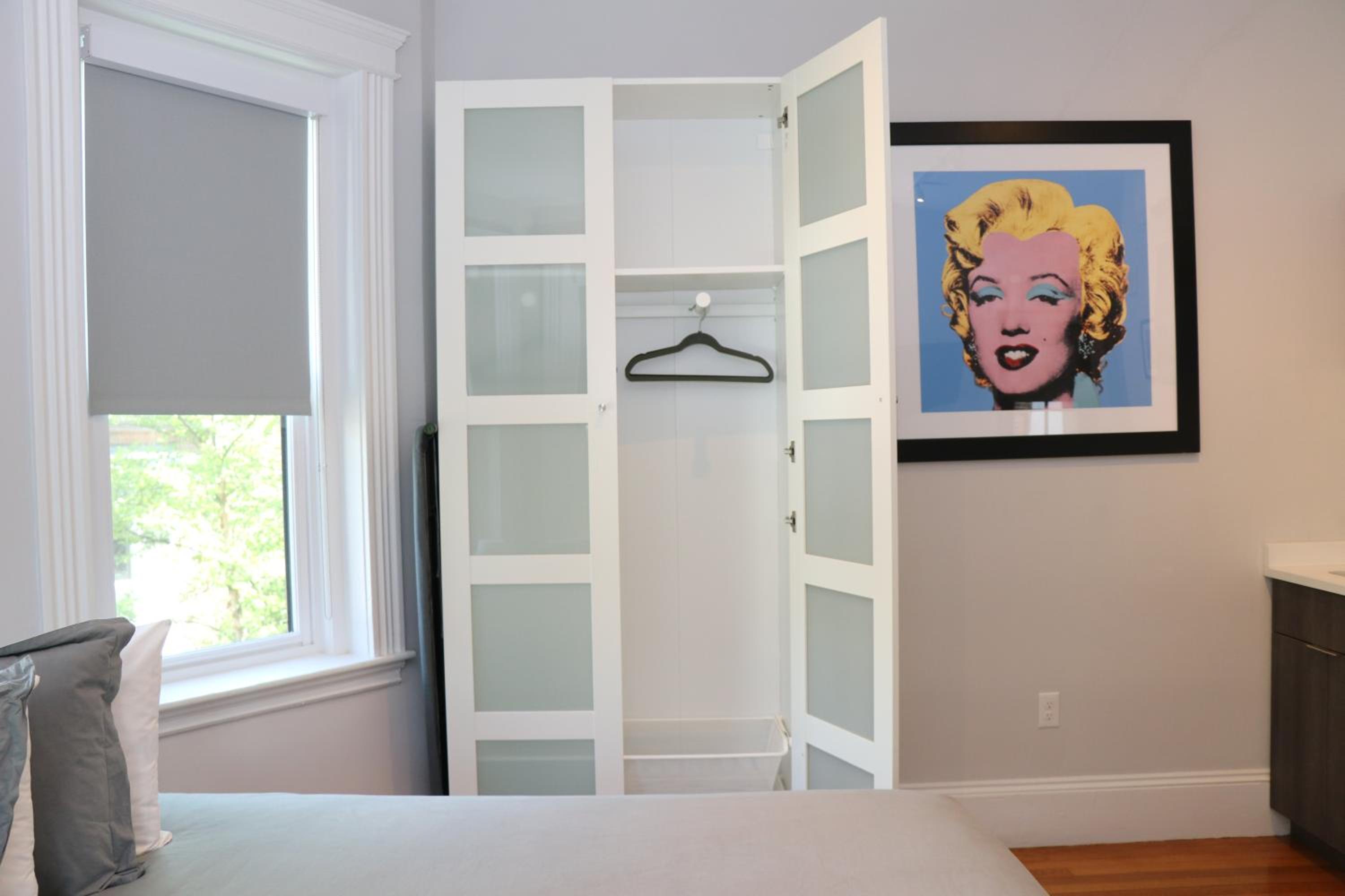 One-Bedroom Apartment - Photo 7