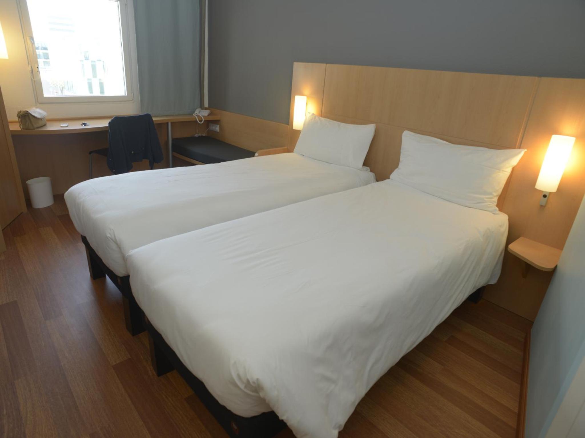 Standard Twin Room - Non-Smoking