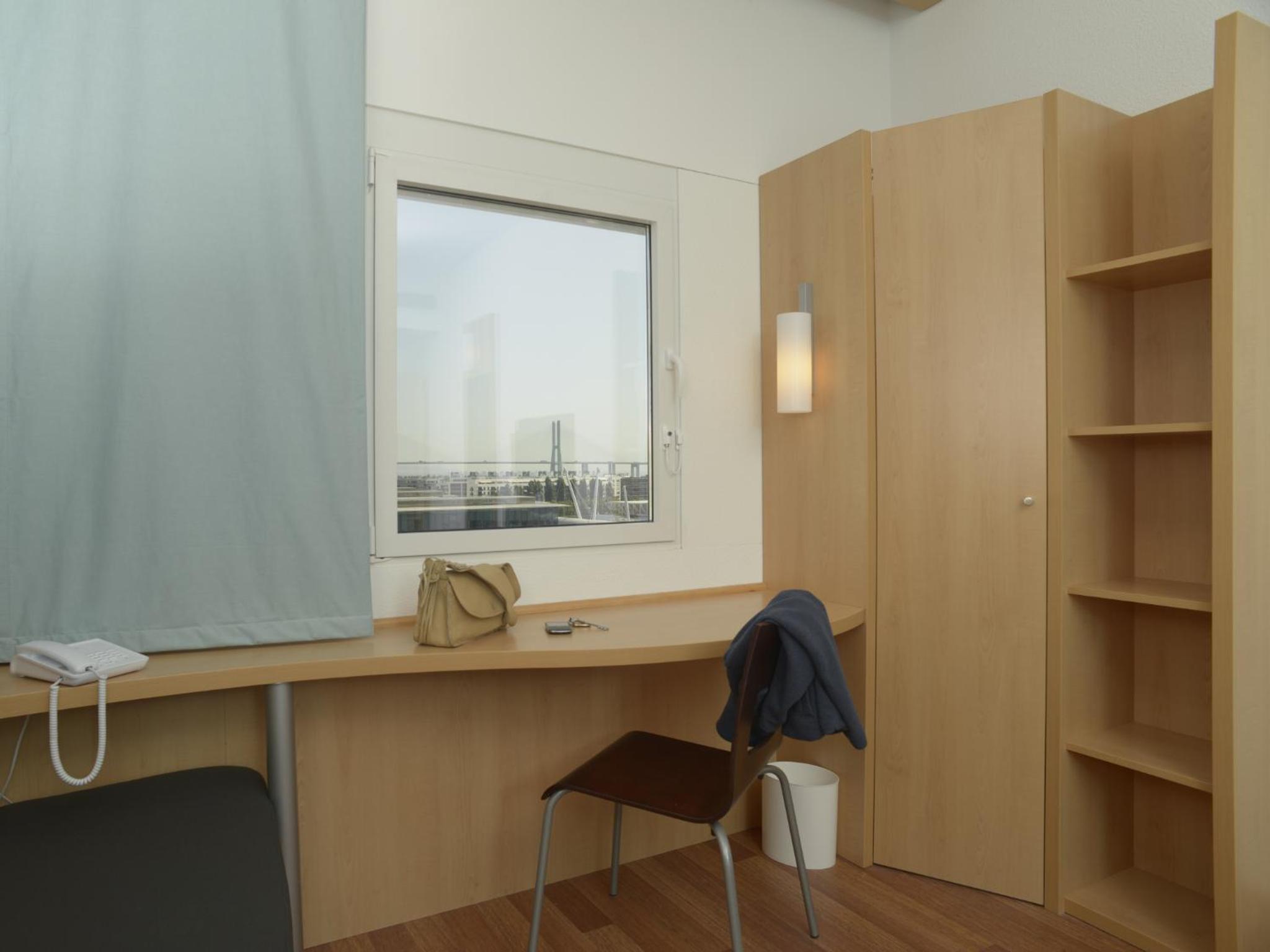Standard Twin Room - Non-Smoking
