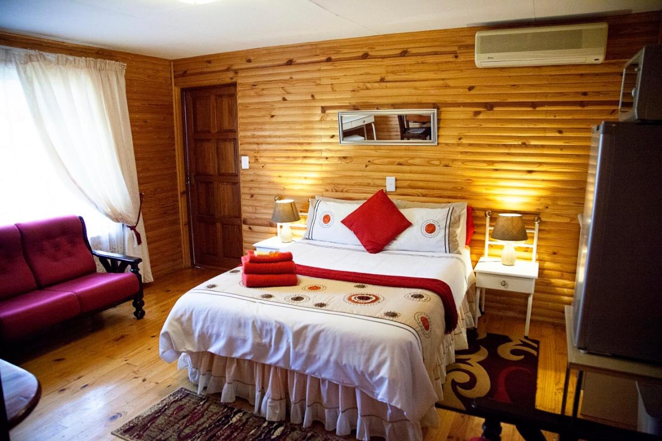 Deluxe Double or Twin Room - Photo 3