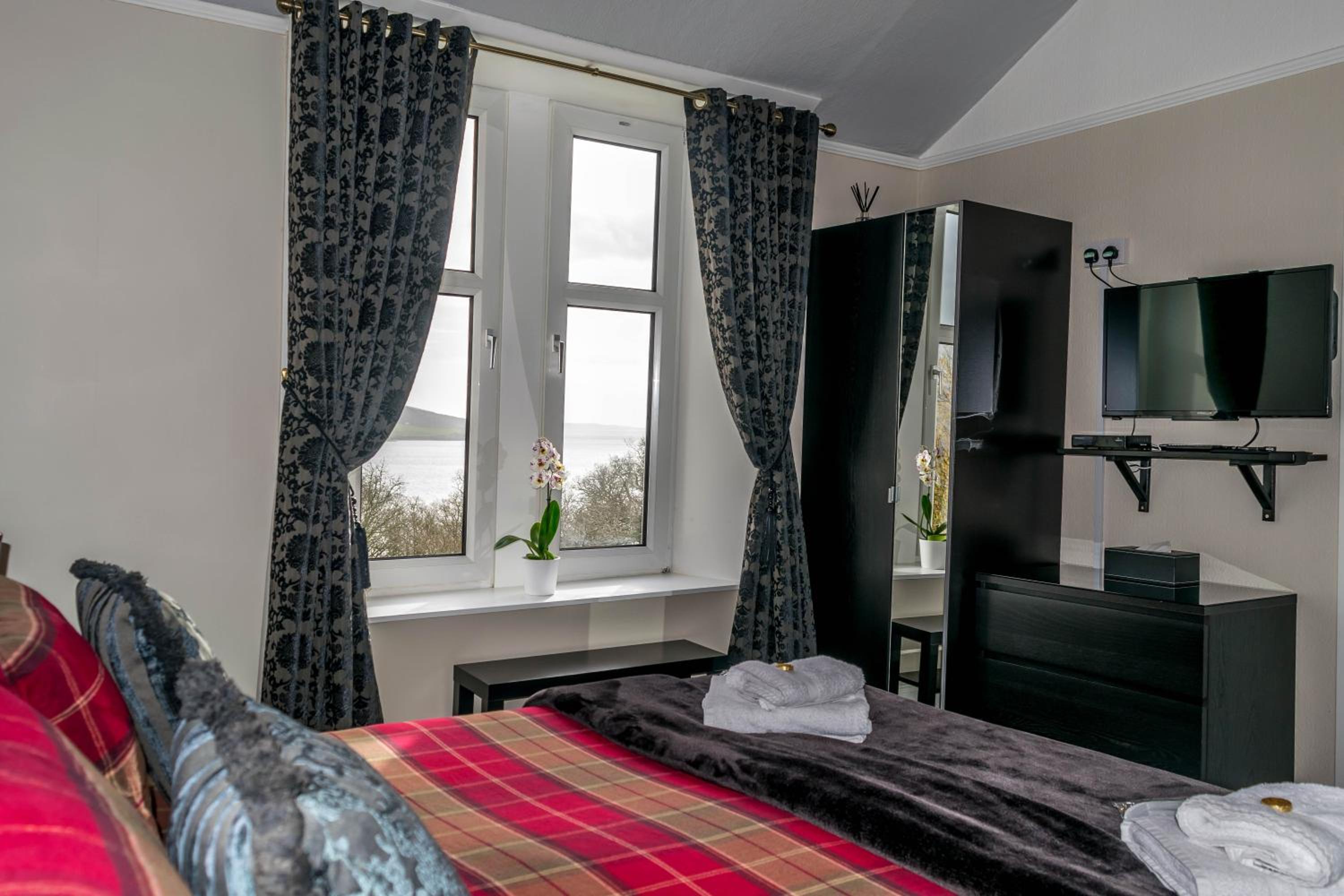 Double or Twin Room with Sea View photo 2