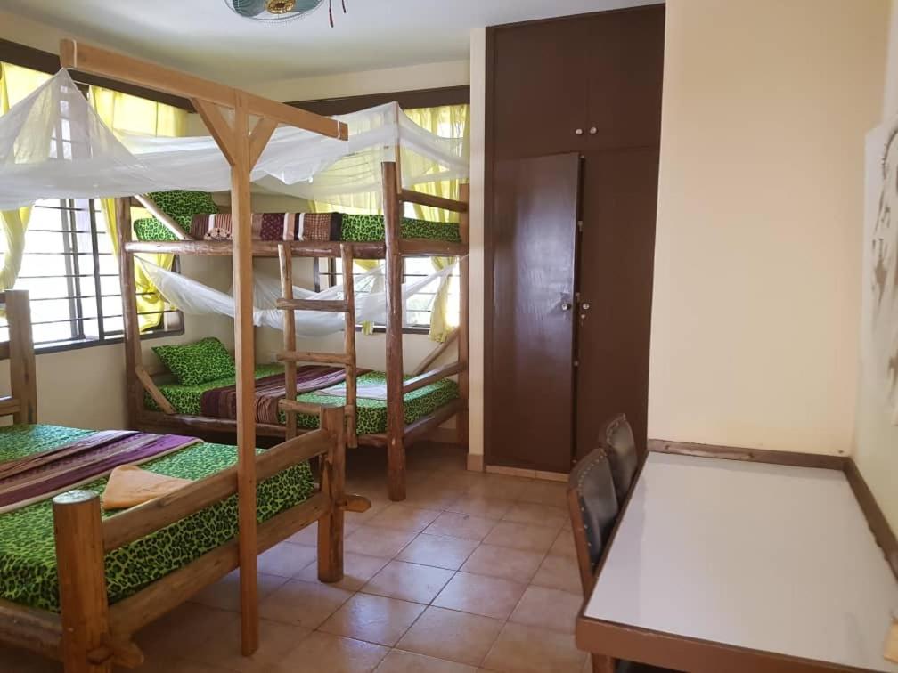 Bed in 8-Bed Mixed Dormitory Room photo 1