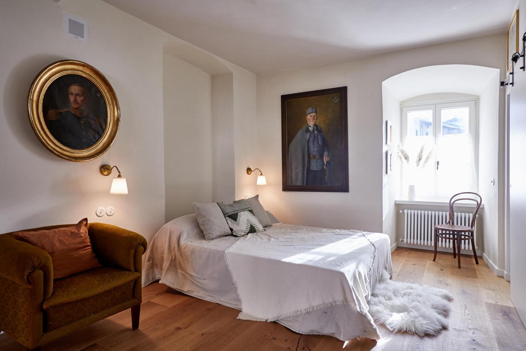 Studio Apartment