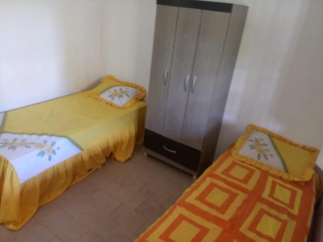 Double or Twin Room with Private Bathroom - Photo 2