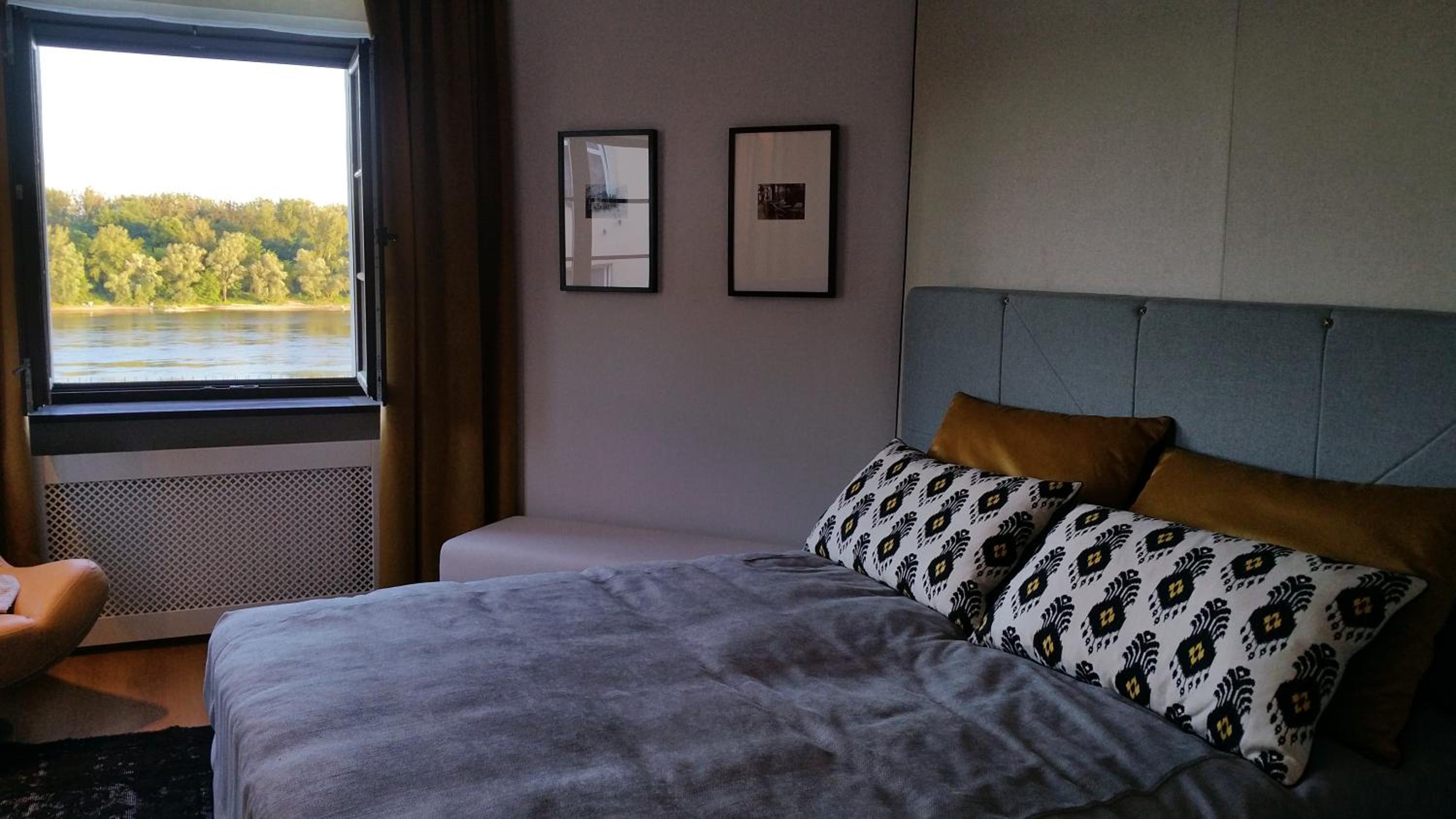 One-Bedroom Apartment - Photo 6