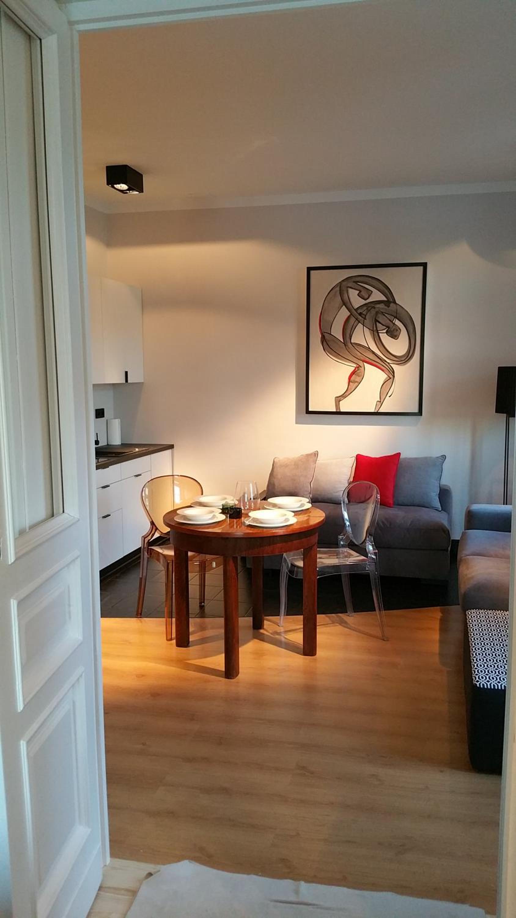 One-Bedroom Apartment - Photo 7