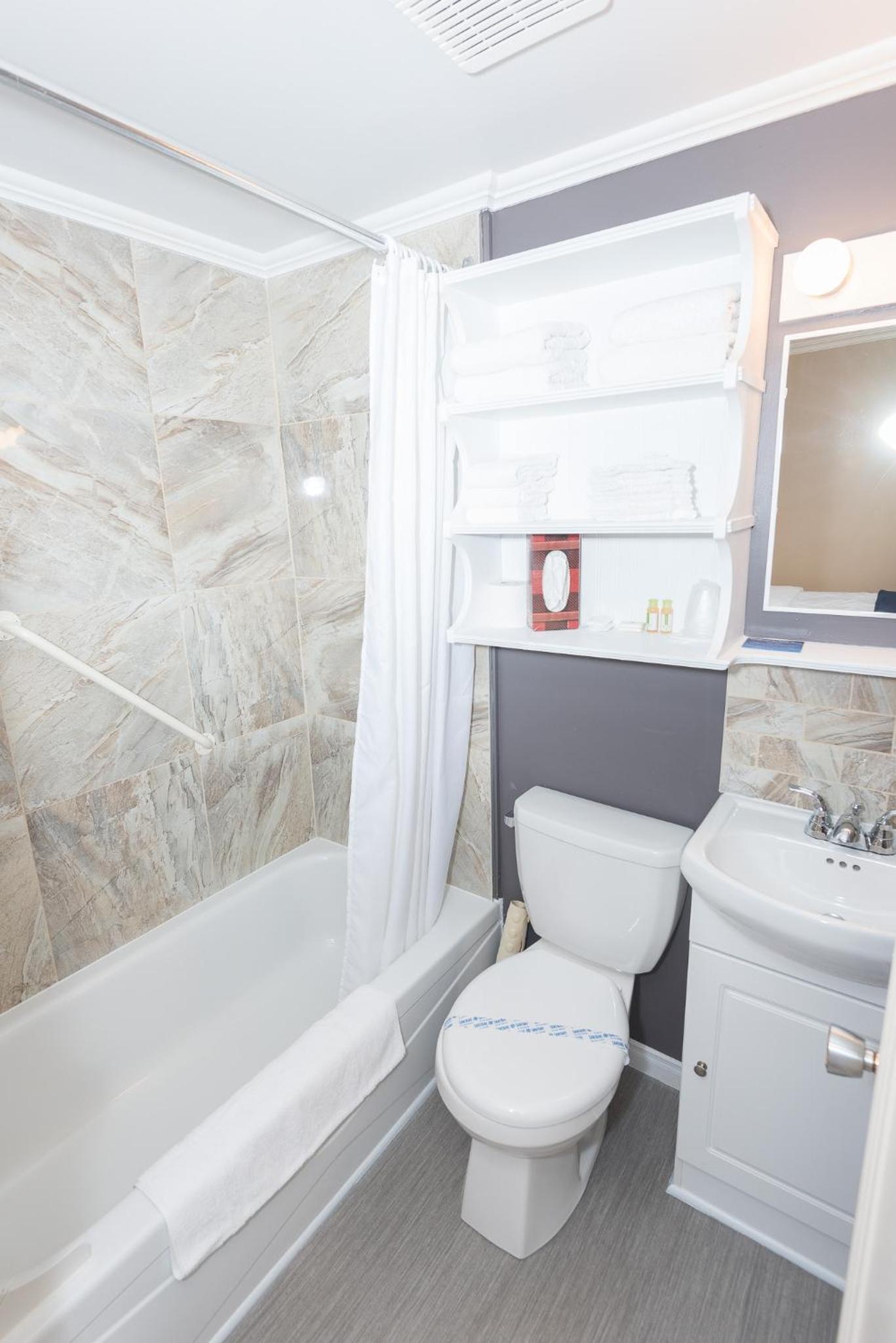Deluxe Double Room with Side Sea View photo 2