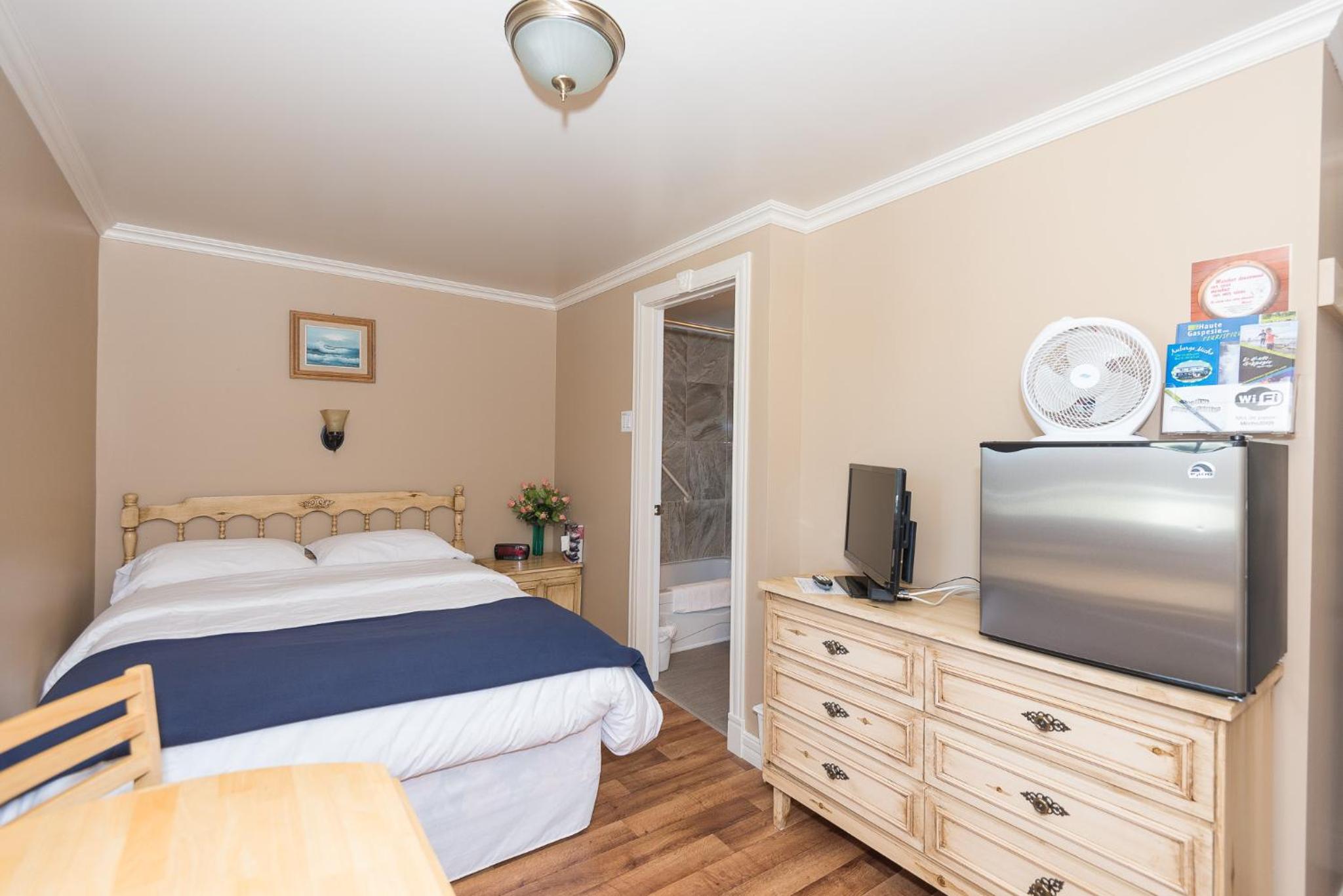 Deluxe Double Room with Side Sea View photo 1
