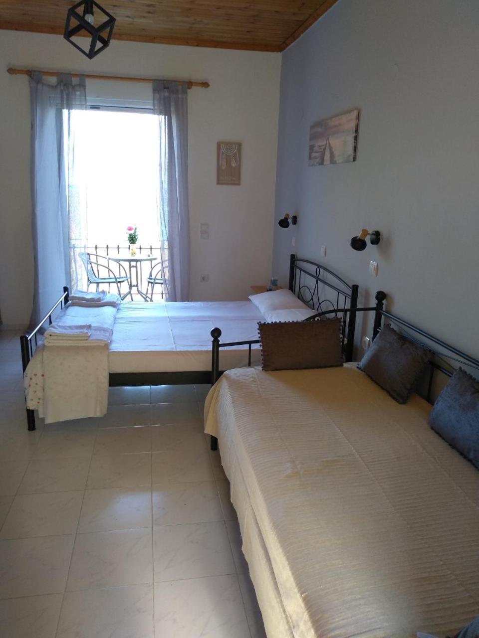 Standard Triple Room with Sea View photo 2