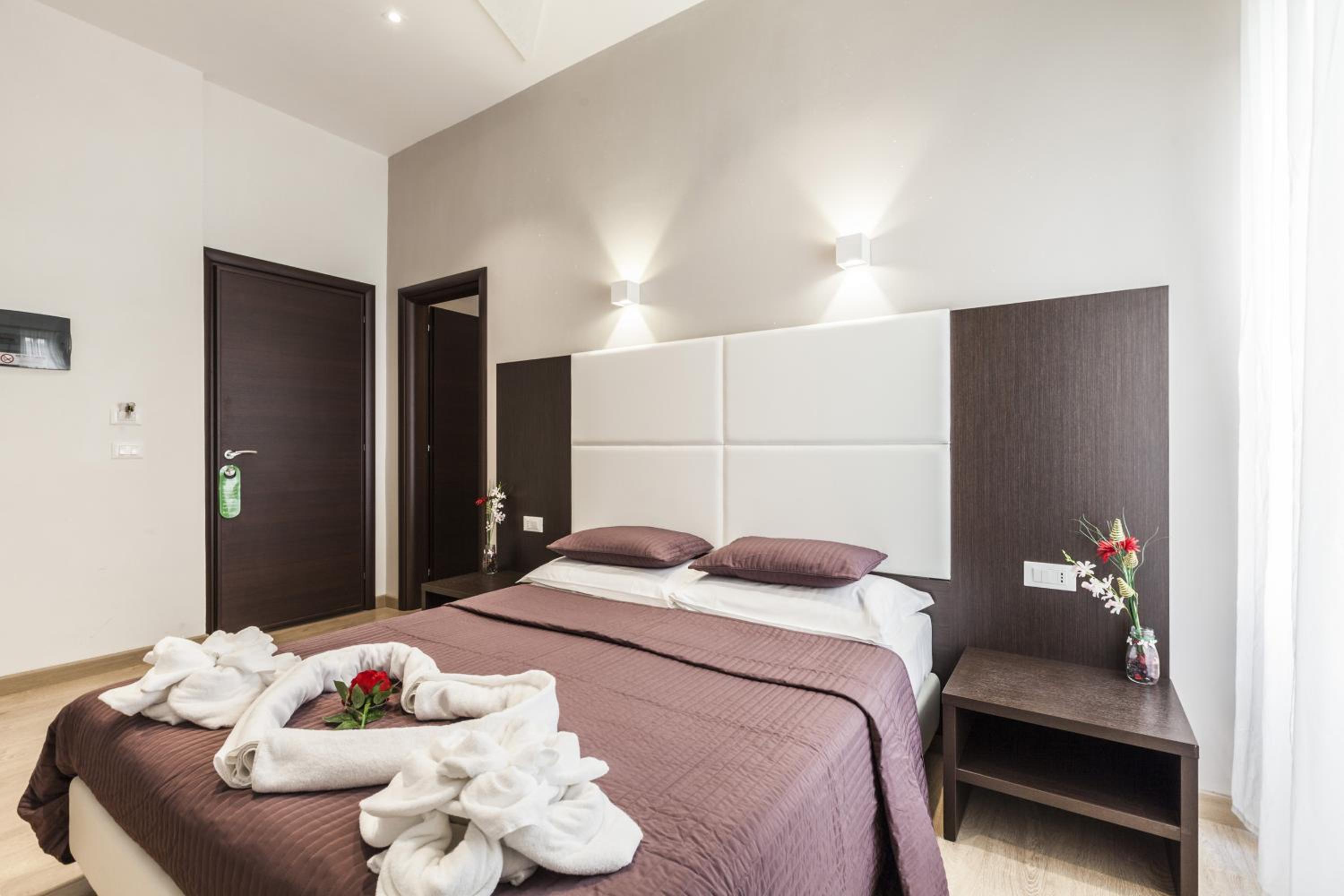 Double or Twin Room photo 2