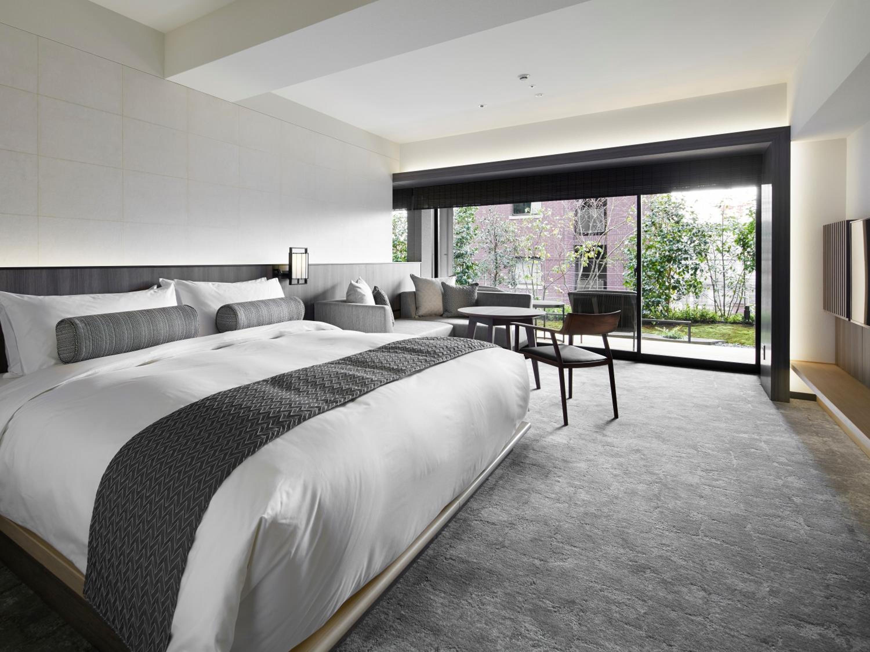 Premier King Room - Photo 1