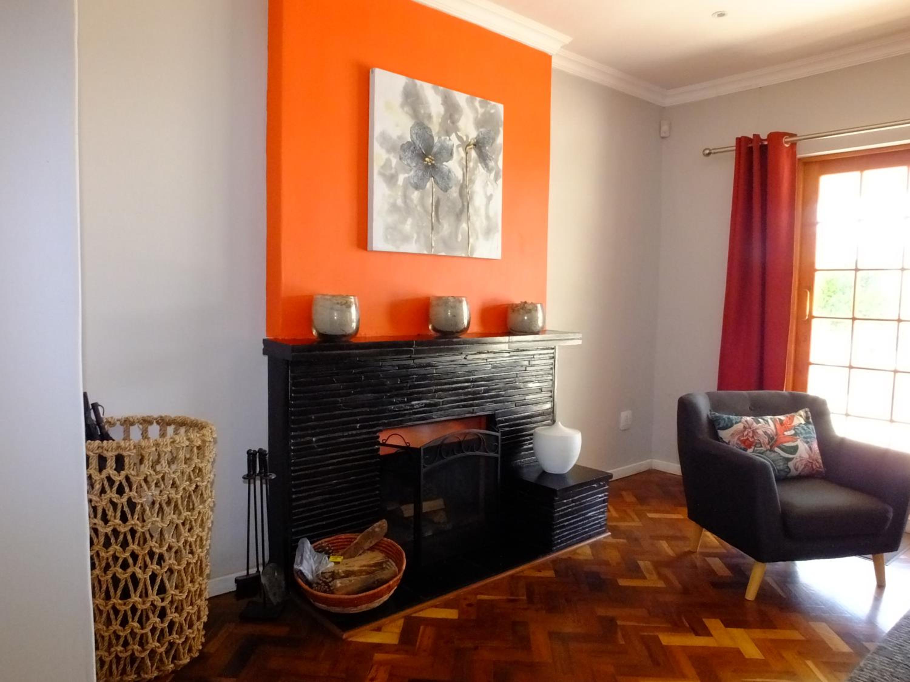 Three-Bedroom House - Photo 5