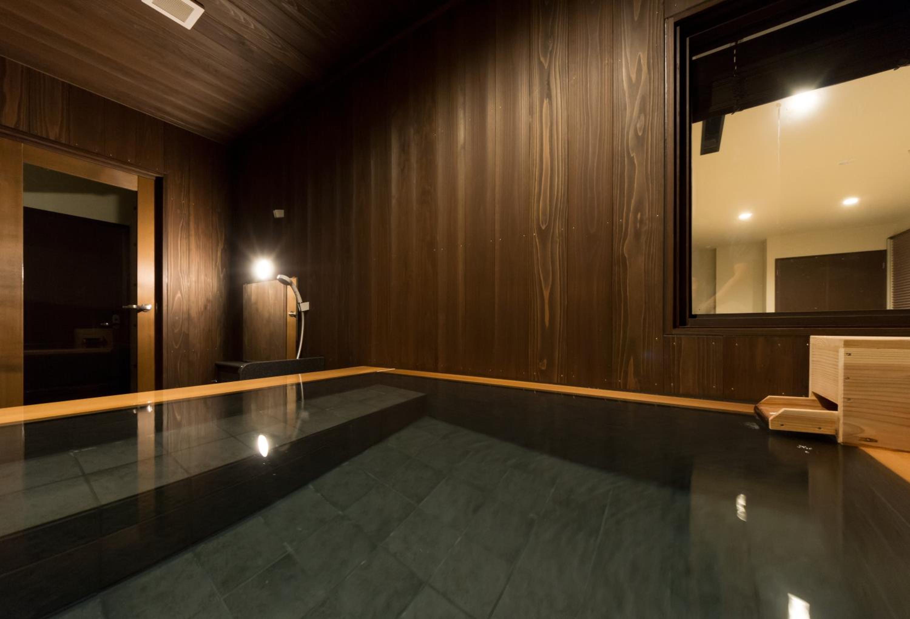 Japanese-Style Suite Room with Open Air Hot Spring Bath【Tsuki-Raku】 - Photo 8