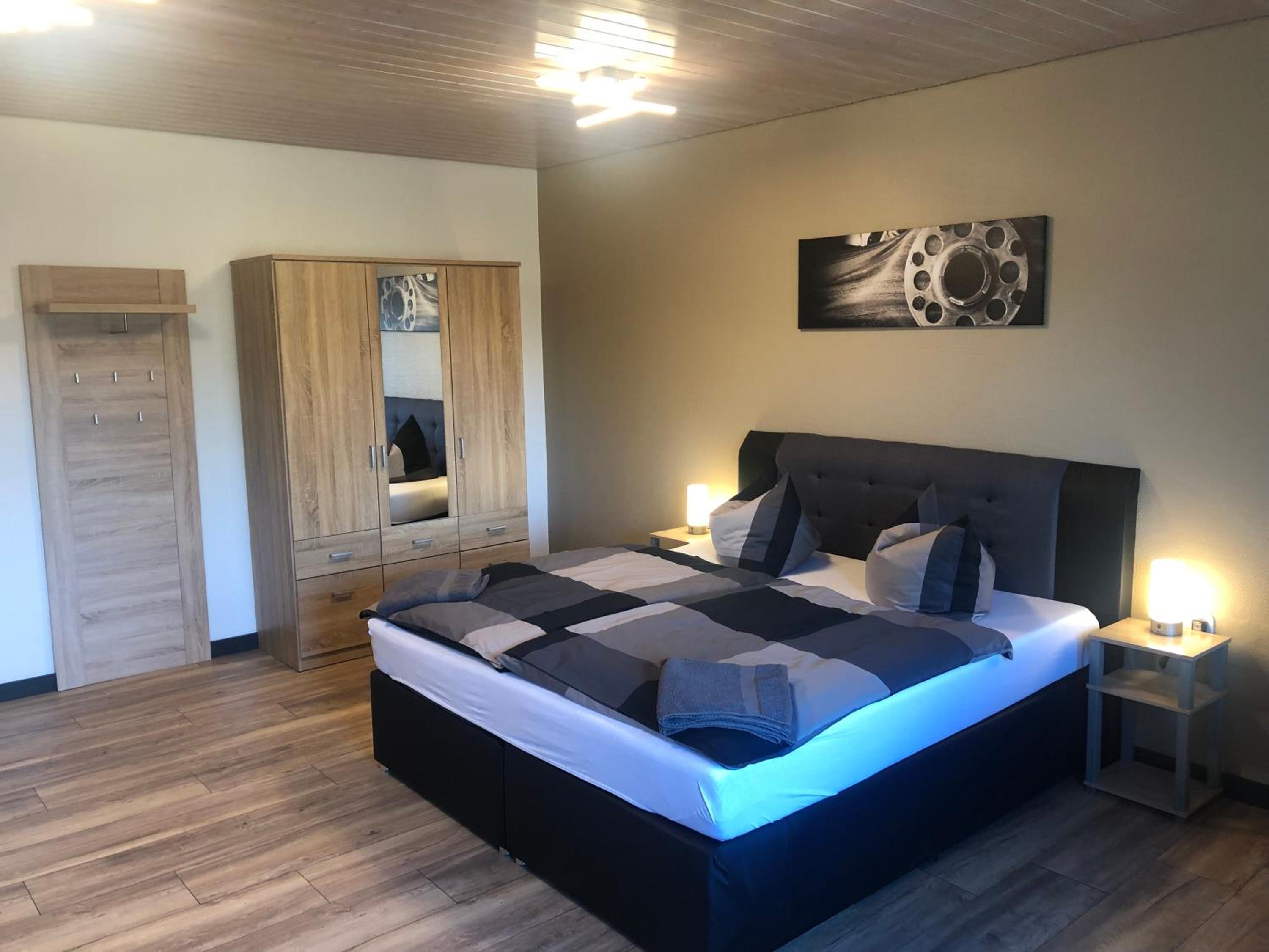 Double Room with Shared Bathroom photo 2