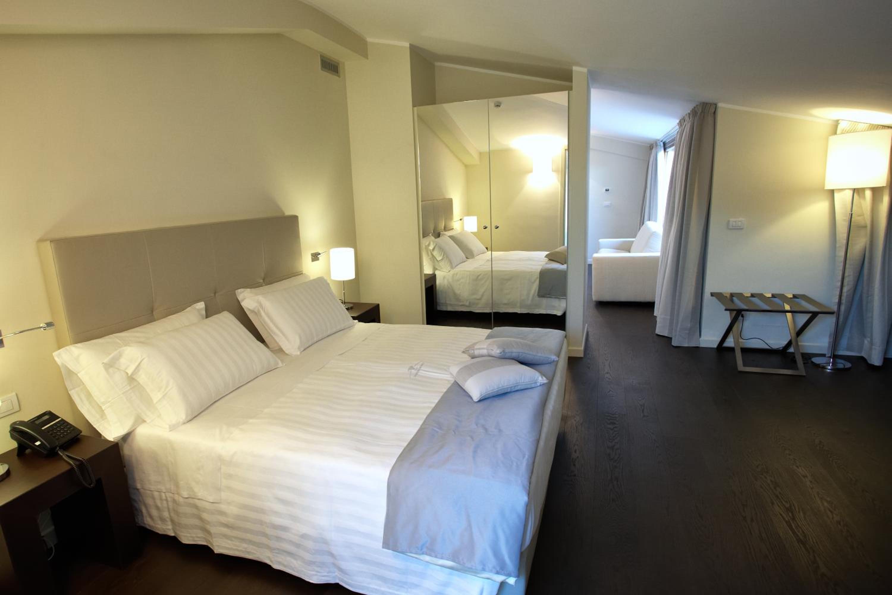 Standard Suite - Photo 1