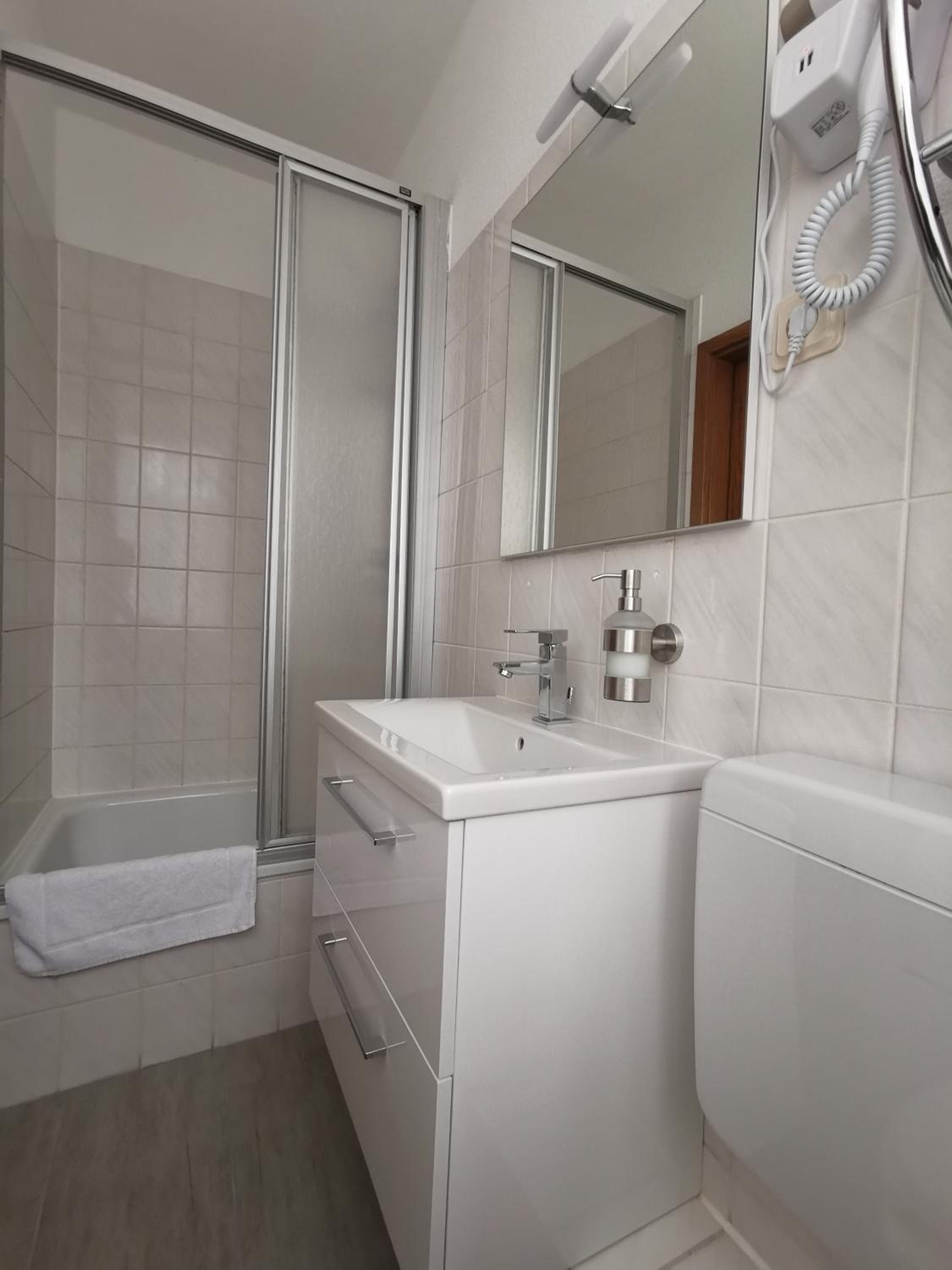 Double Or Twin Room photo 3