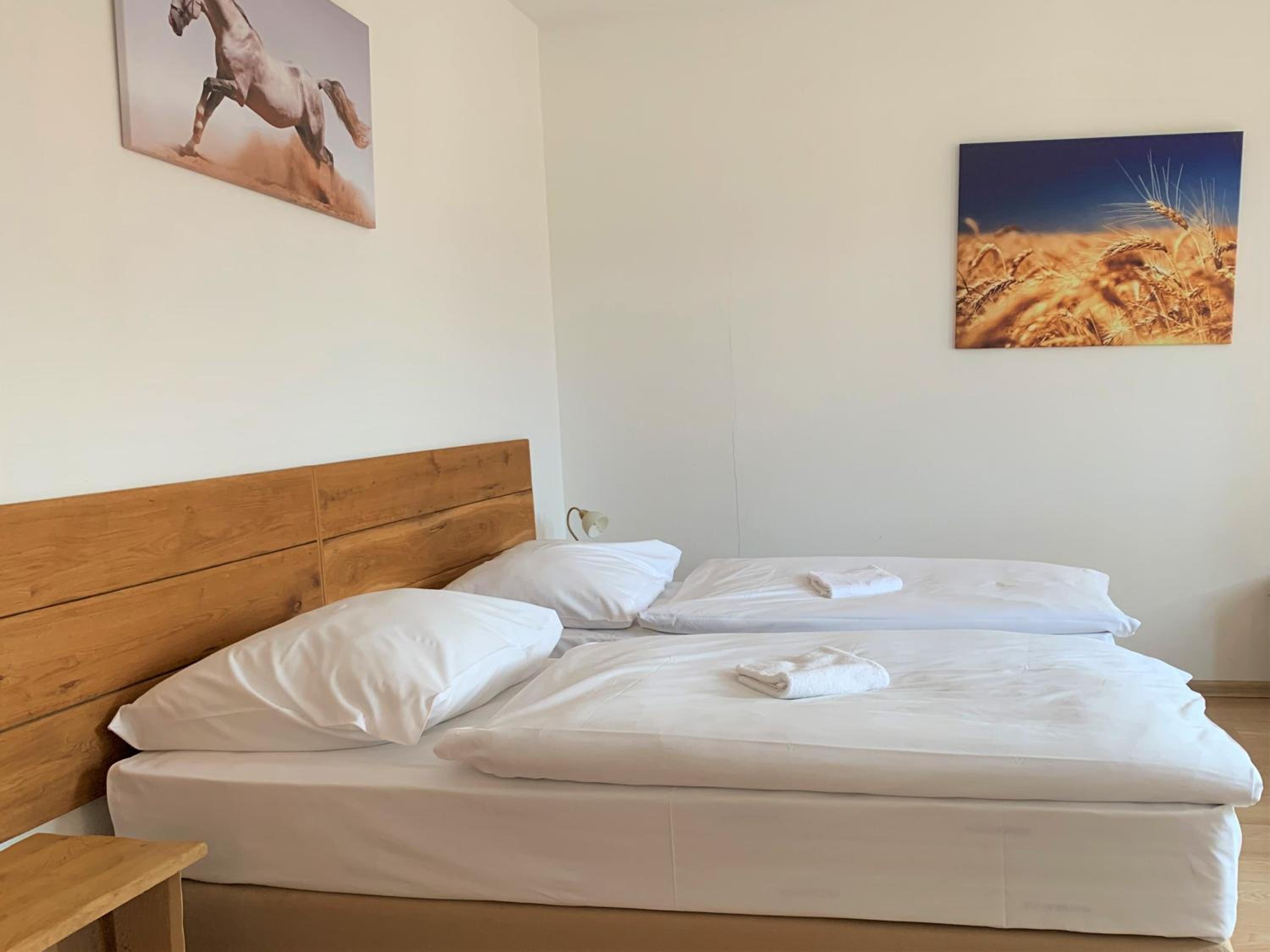 Two-Bedroom Apartment - Photo 2