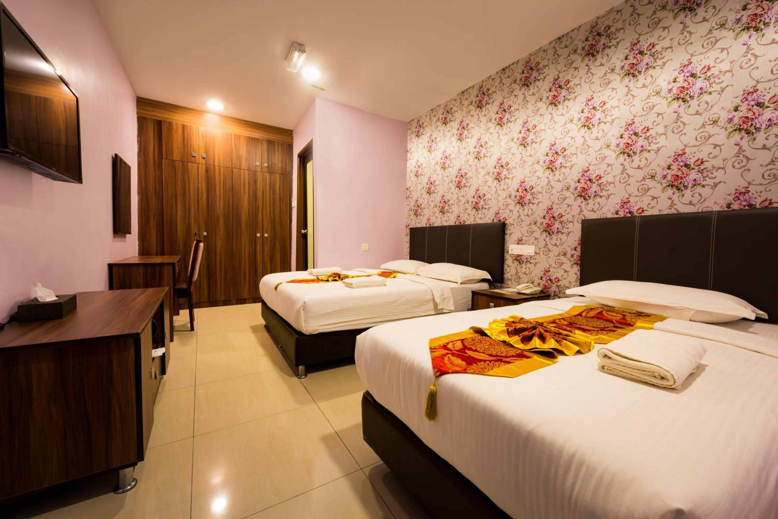 Deluxe Triple Room photo 3